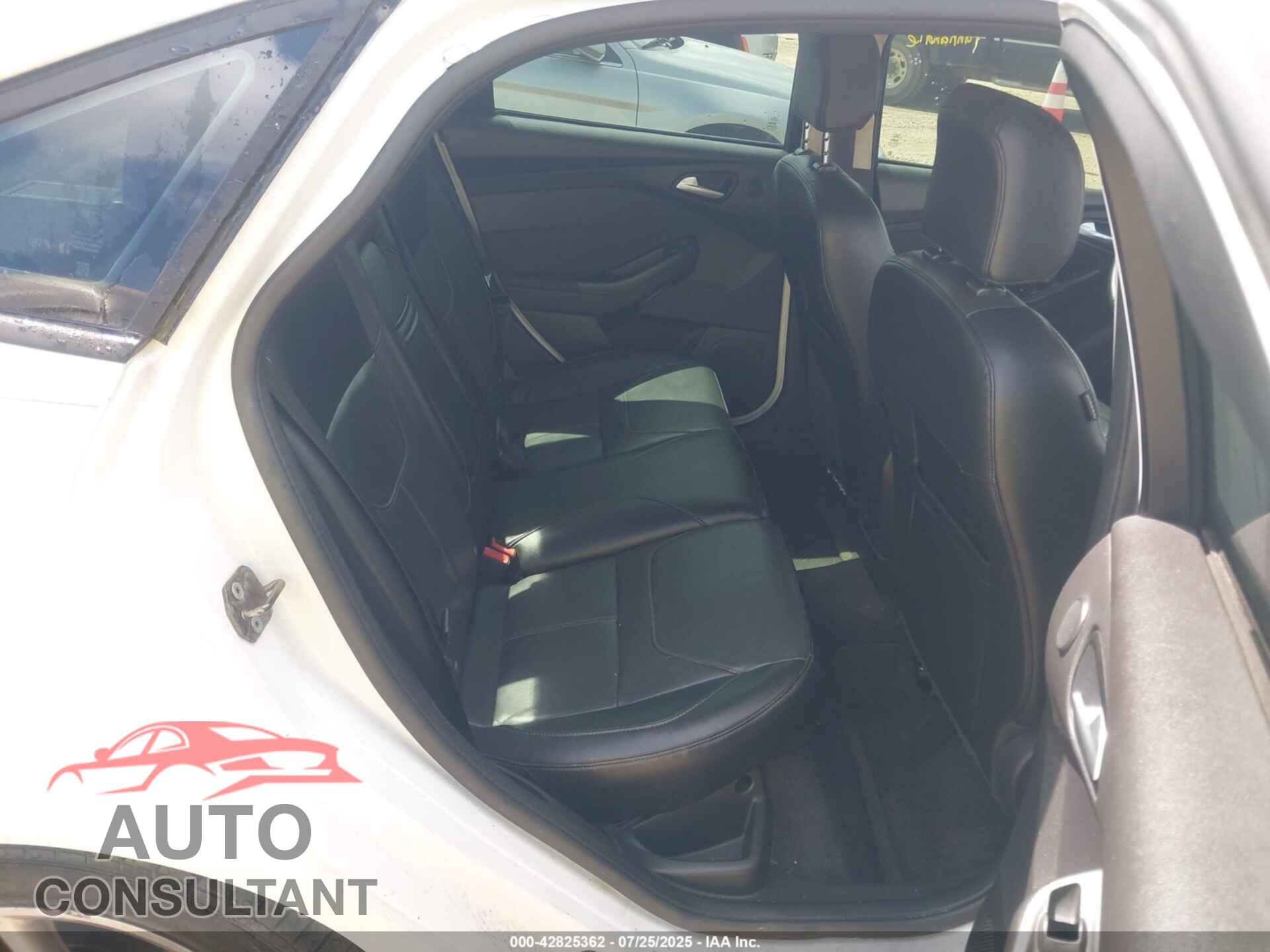 FORD FOCUS 2015 - 1FADP3F23FL200715