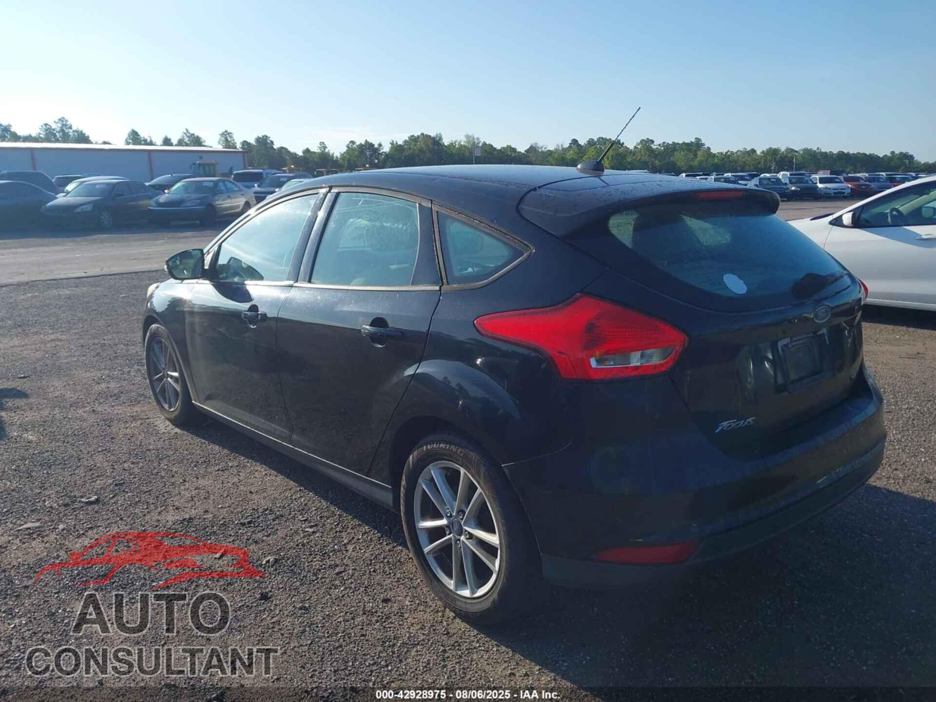 FORD FOCUS 2017 - 1FADP3K22HL232015