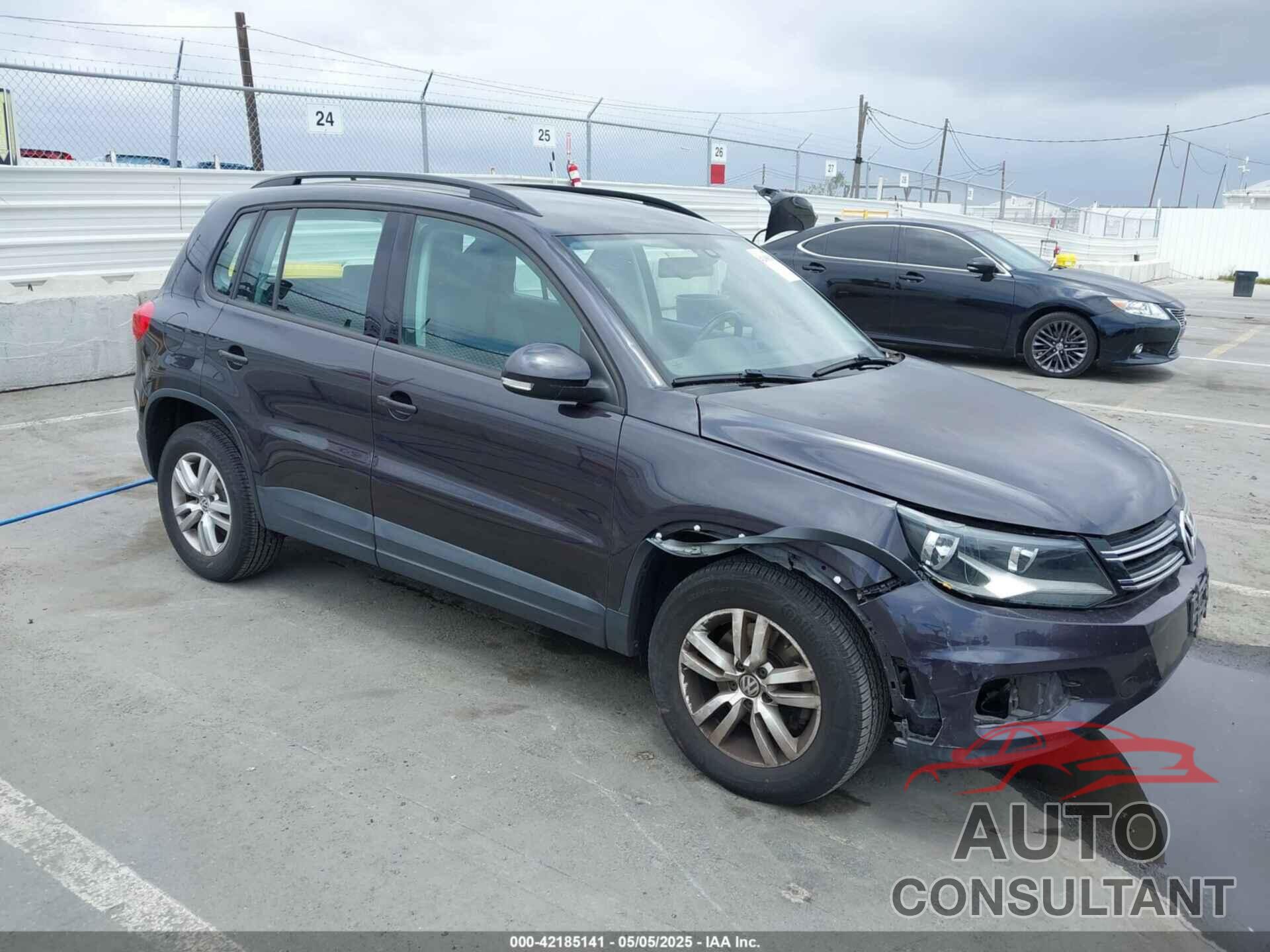 VOLKSWAGEN TIGUAN 2016 - WVGBV7AX6GW558257
