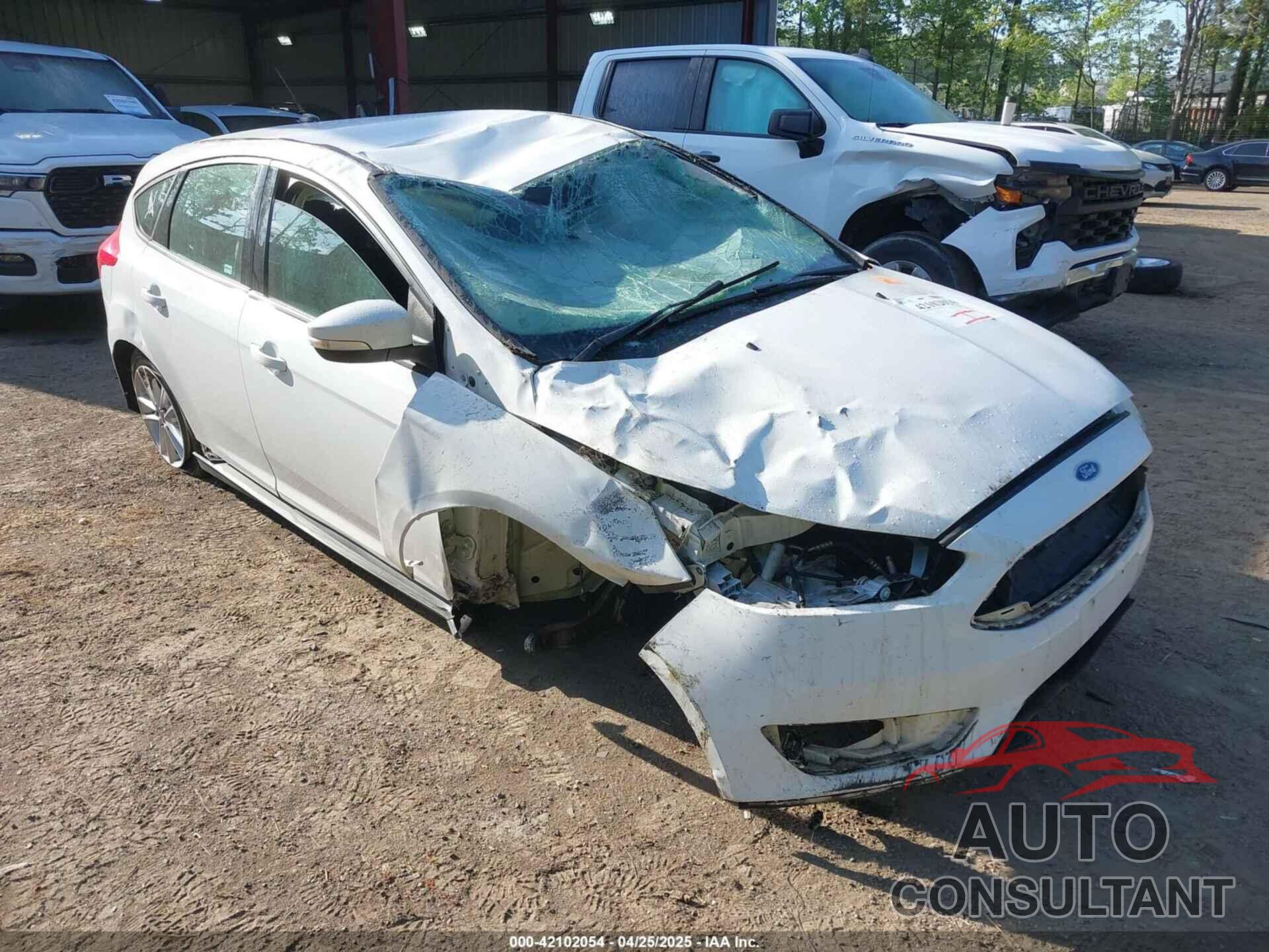 FORD FOCUS 2015 - 1FADP3K20FL276477