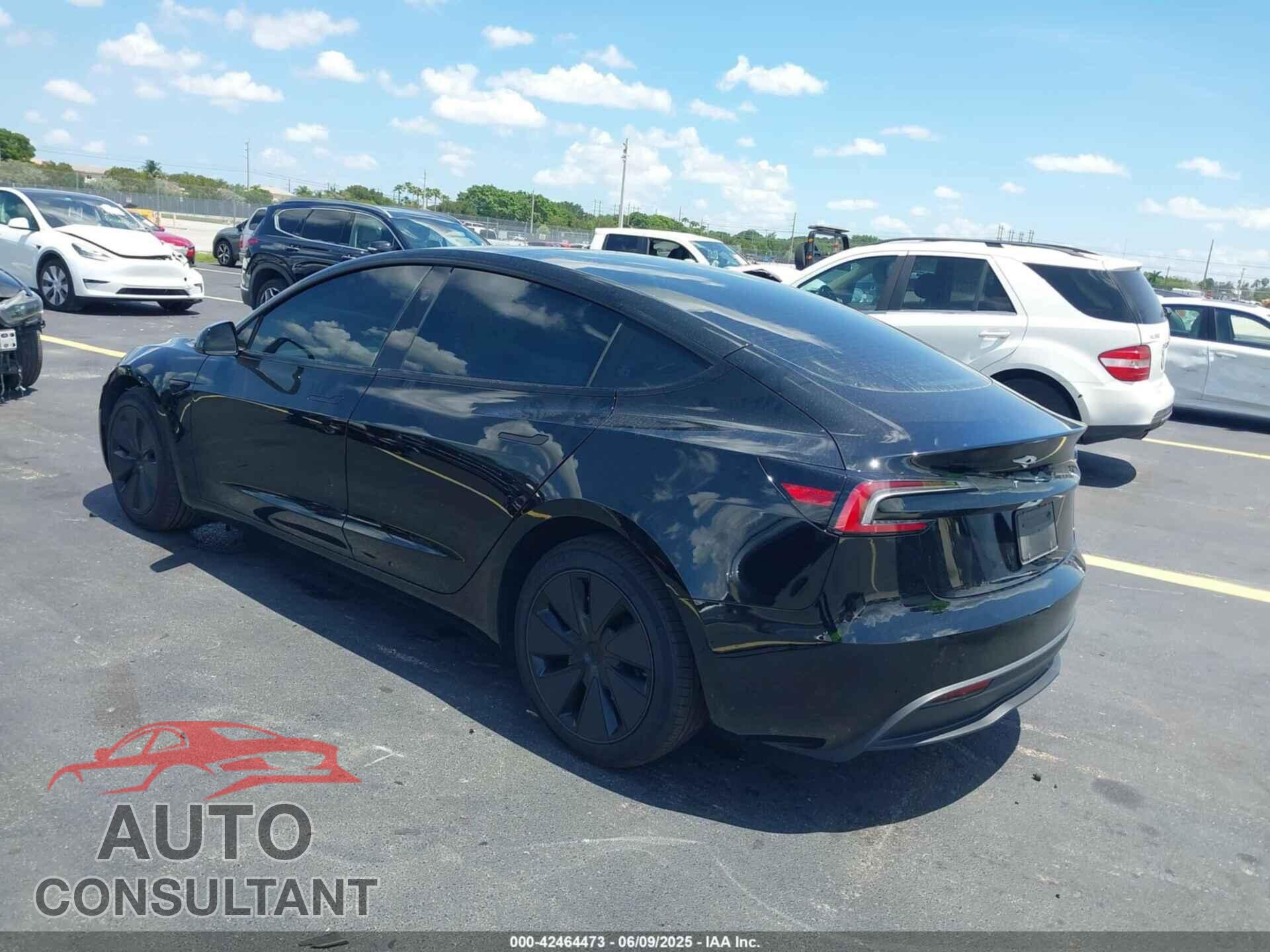 TESLA MODEL 3 2024 - 5YJ3E1EA9RF861066