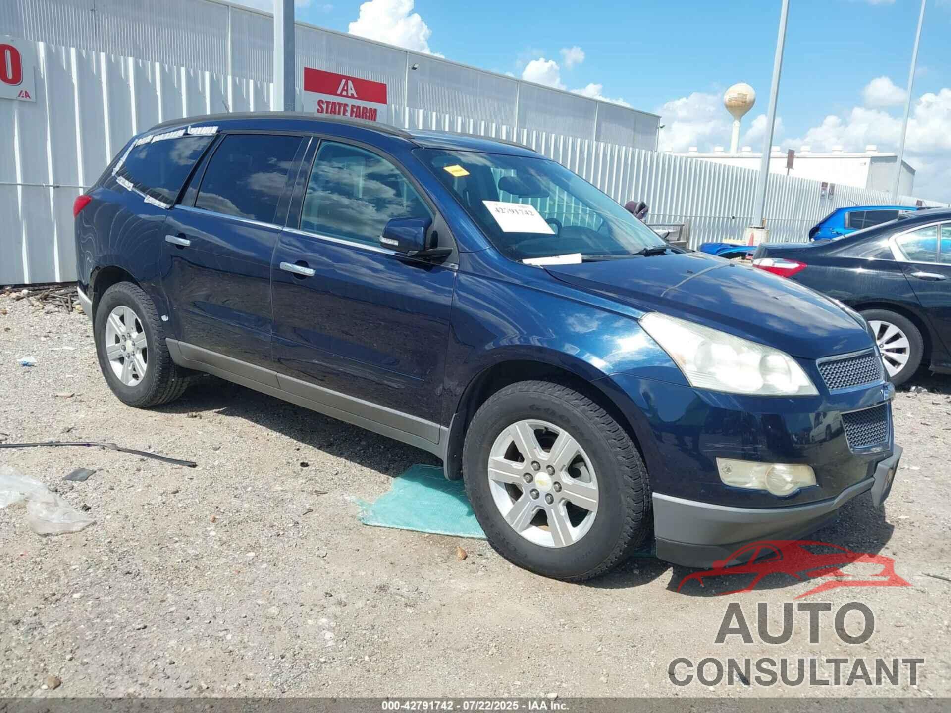 CHEVROLET TRAVERSE 2011 - 1GNKRGED0BJ258946