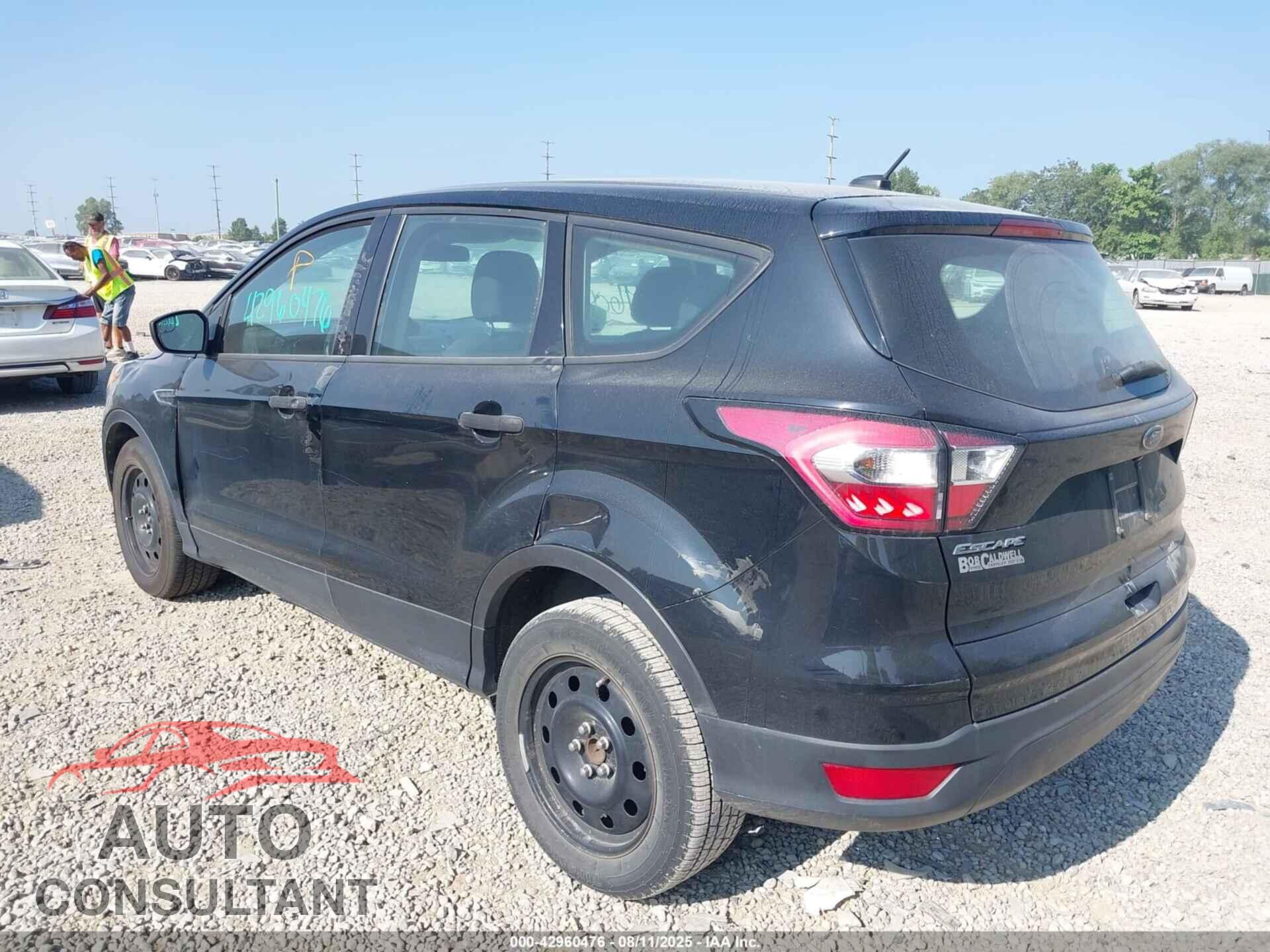 FORD ESCAPE 2017 - 1FMCU0F72HUD17042