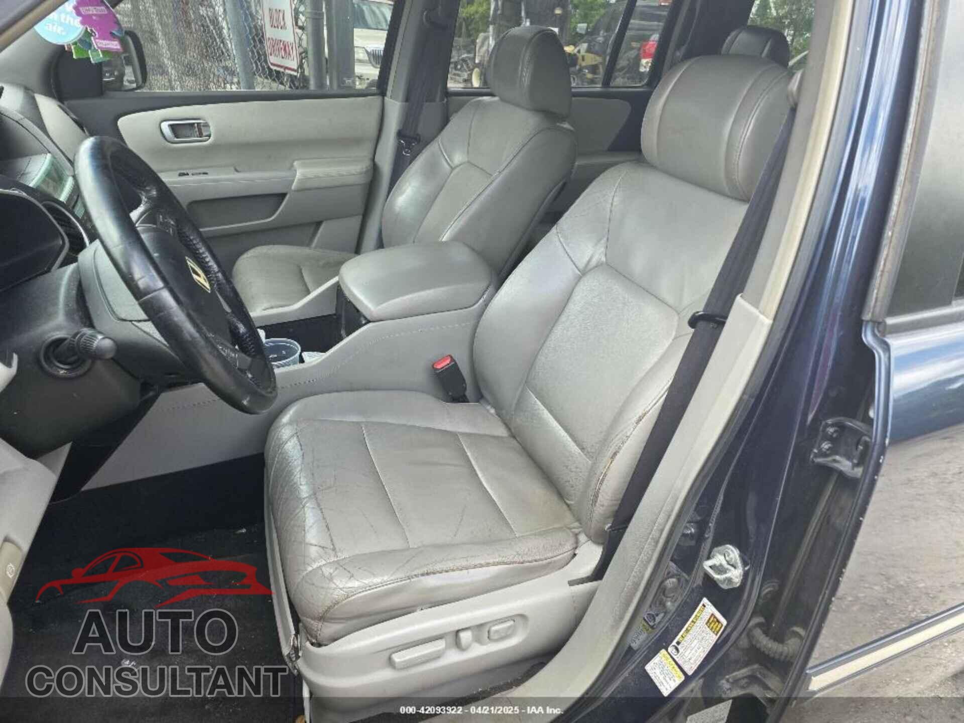 HONDA PILOT 2009 - 5FNYF388X9B004892