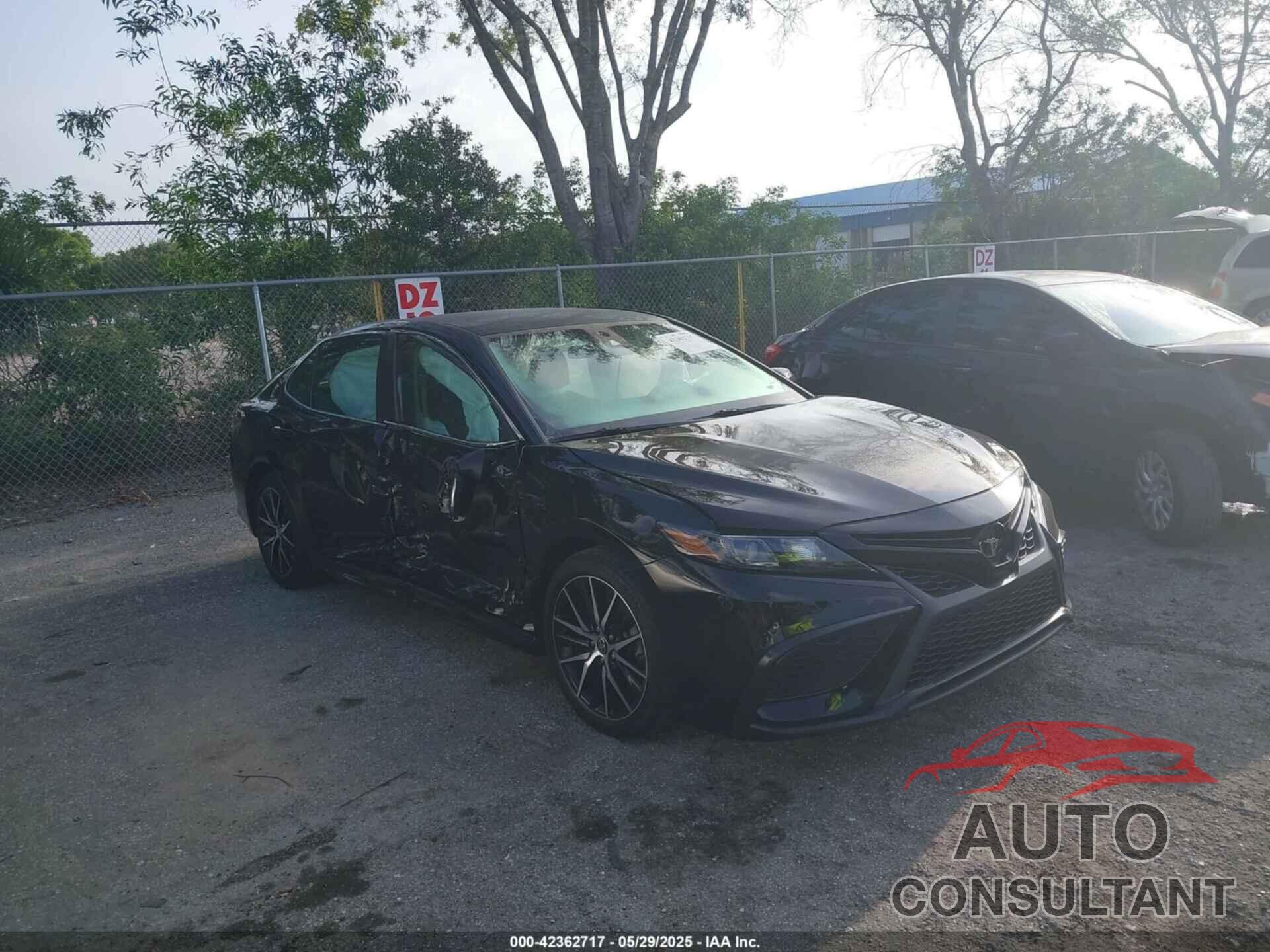 TOYOTA CAMRY 2022 - 4T1G11AK9NU645131