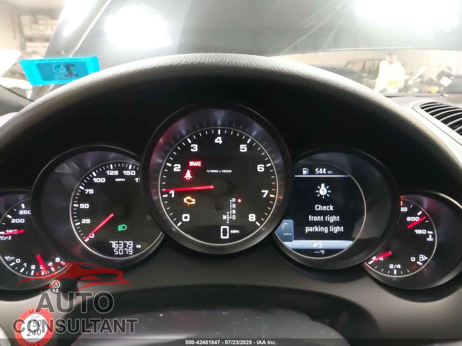 PORSCHE CAYENNE 2016 - WP1AA2A27GLA08360