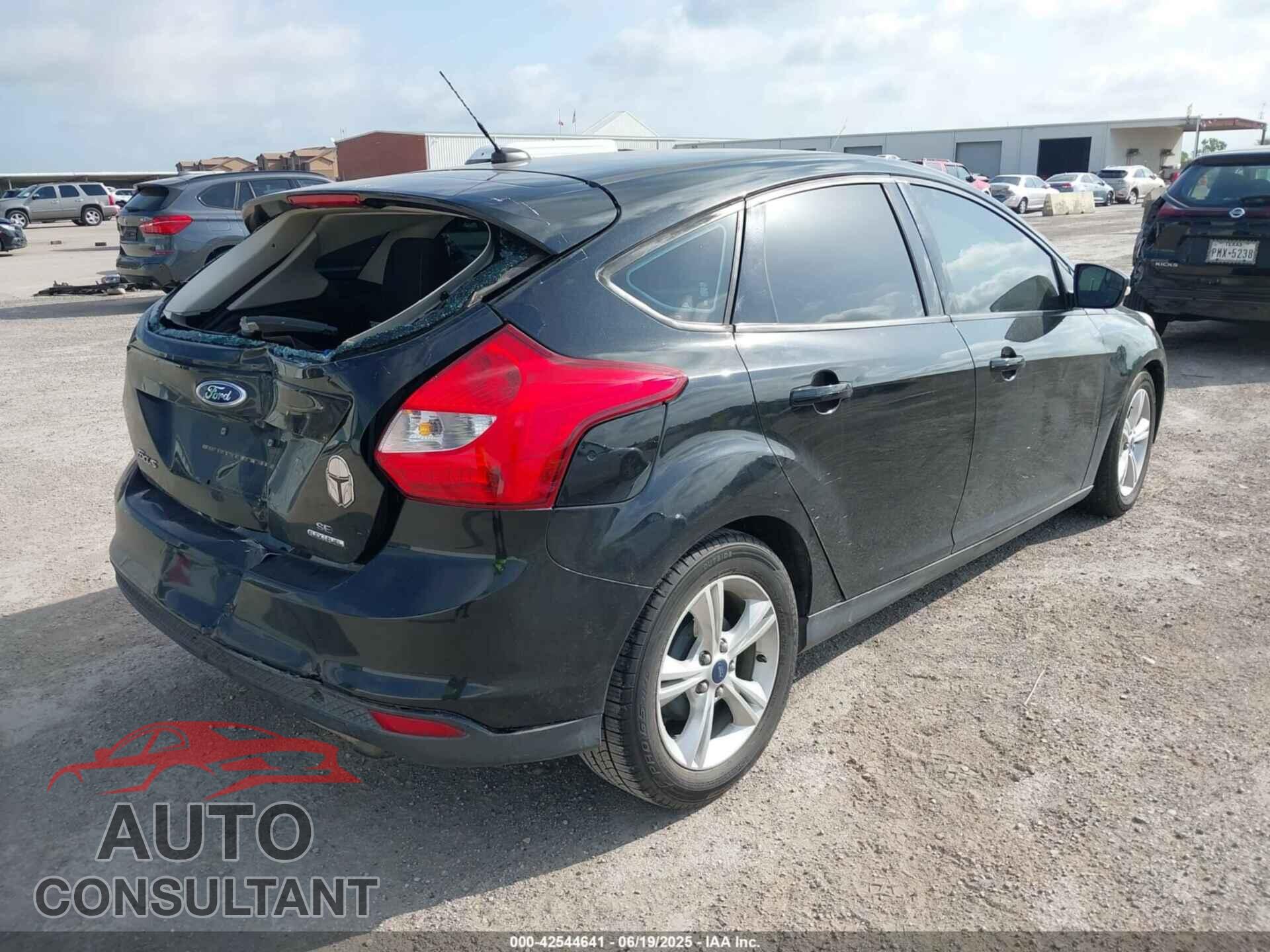 FORD FOCUS 2014 - 1FADP3K25EL272035