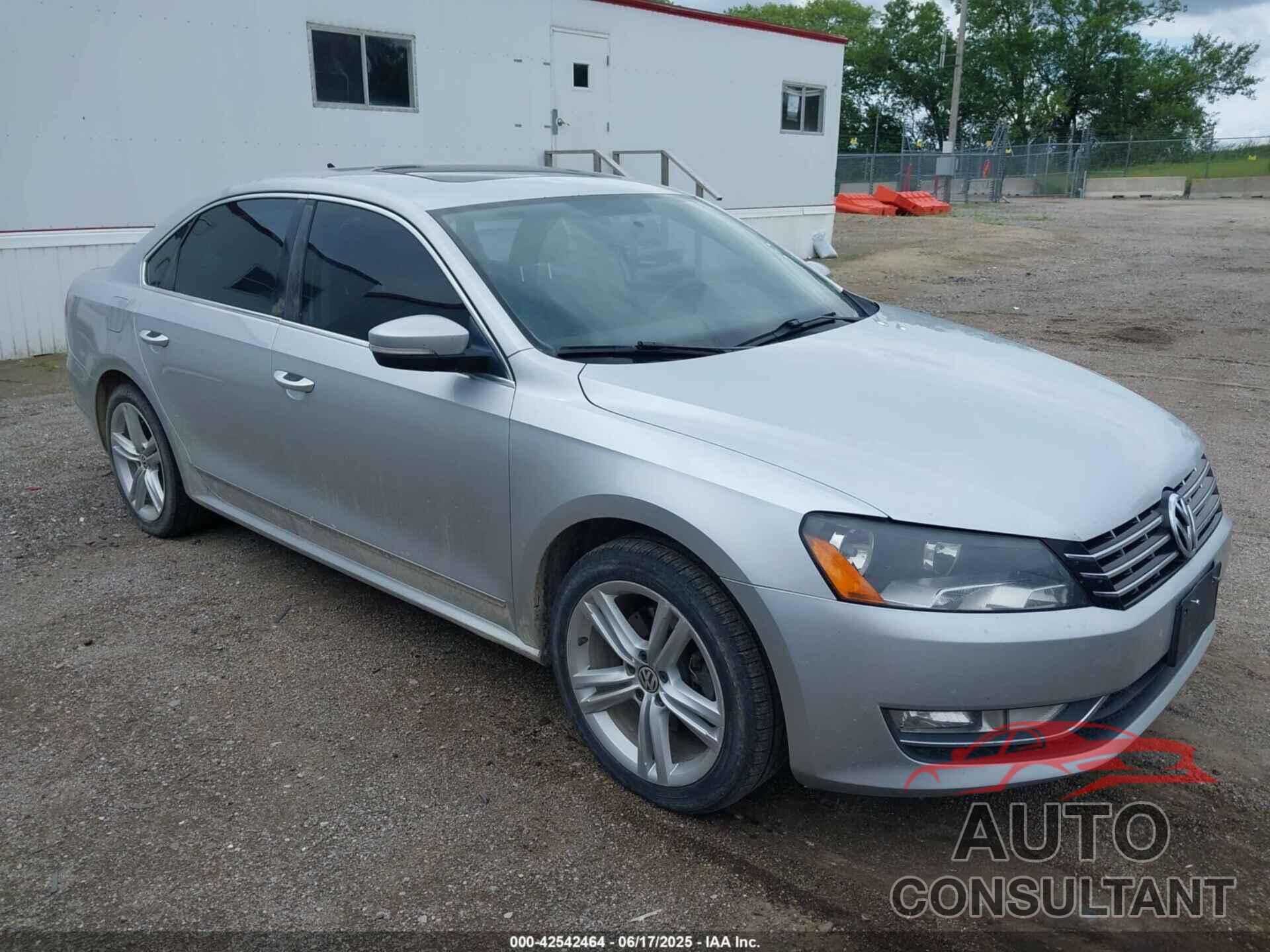 VOLKSWAGEN PASSAT 2013 - 1VWBN7A30DC056730
