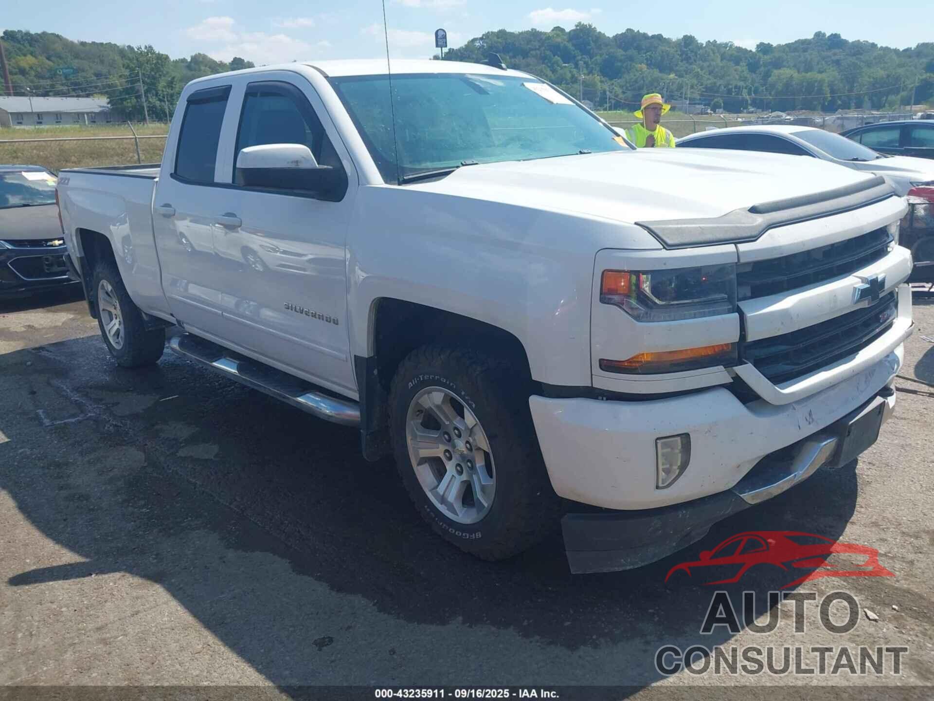 CHEVROLET SILVERADO 1500 2017 - 1GCVKREC9HZ213687