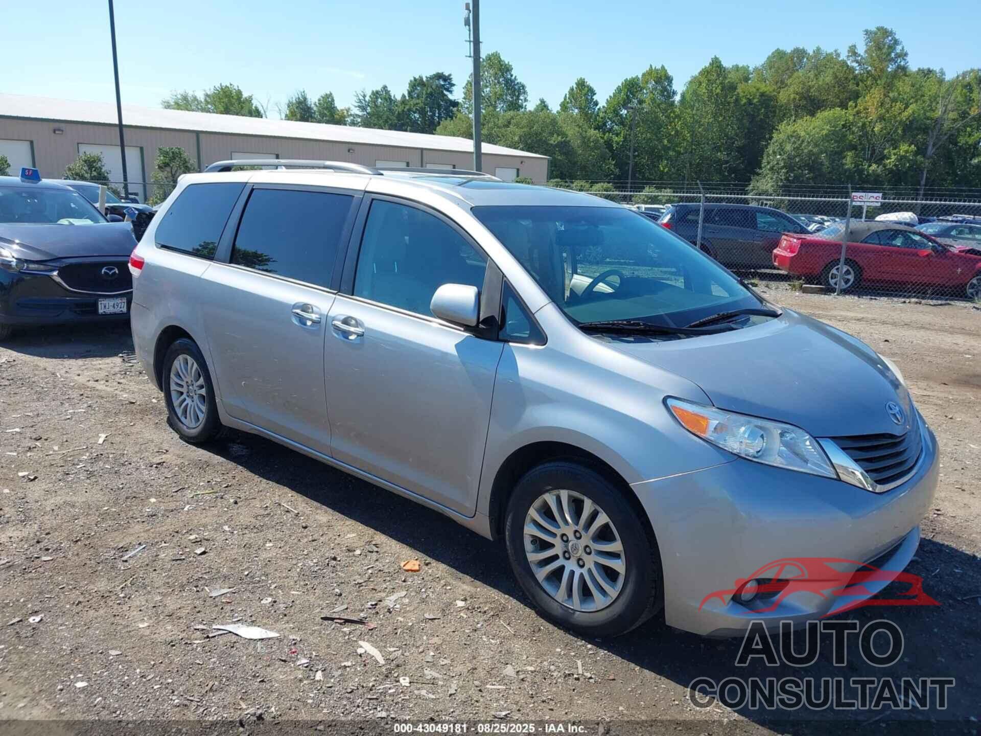 TOYOTA SIENNA 2011 - 5TDYK3DC5BS042652