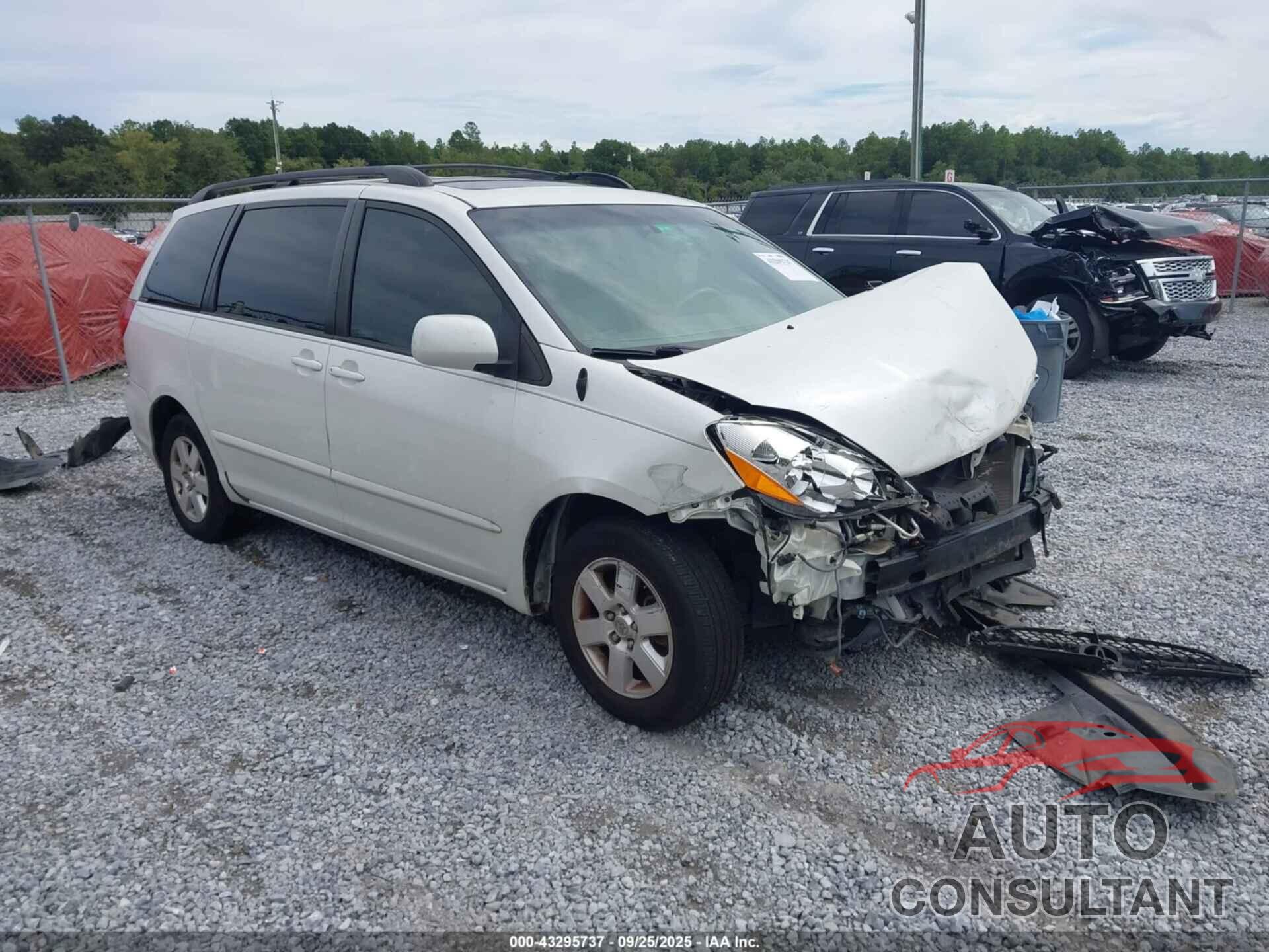 TOYOTA SIENNA 2010 - 5TDYK4CC3AS330112