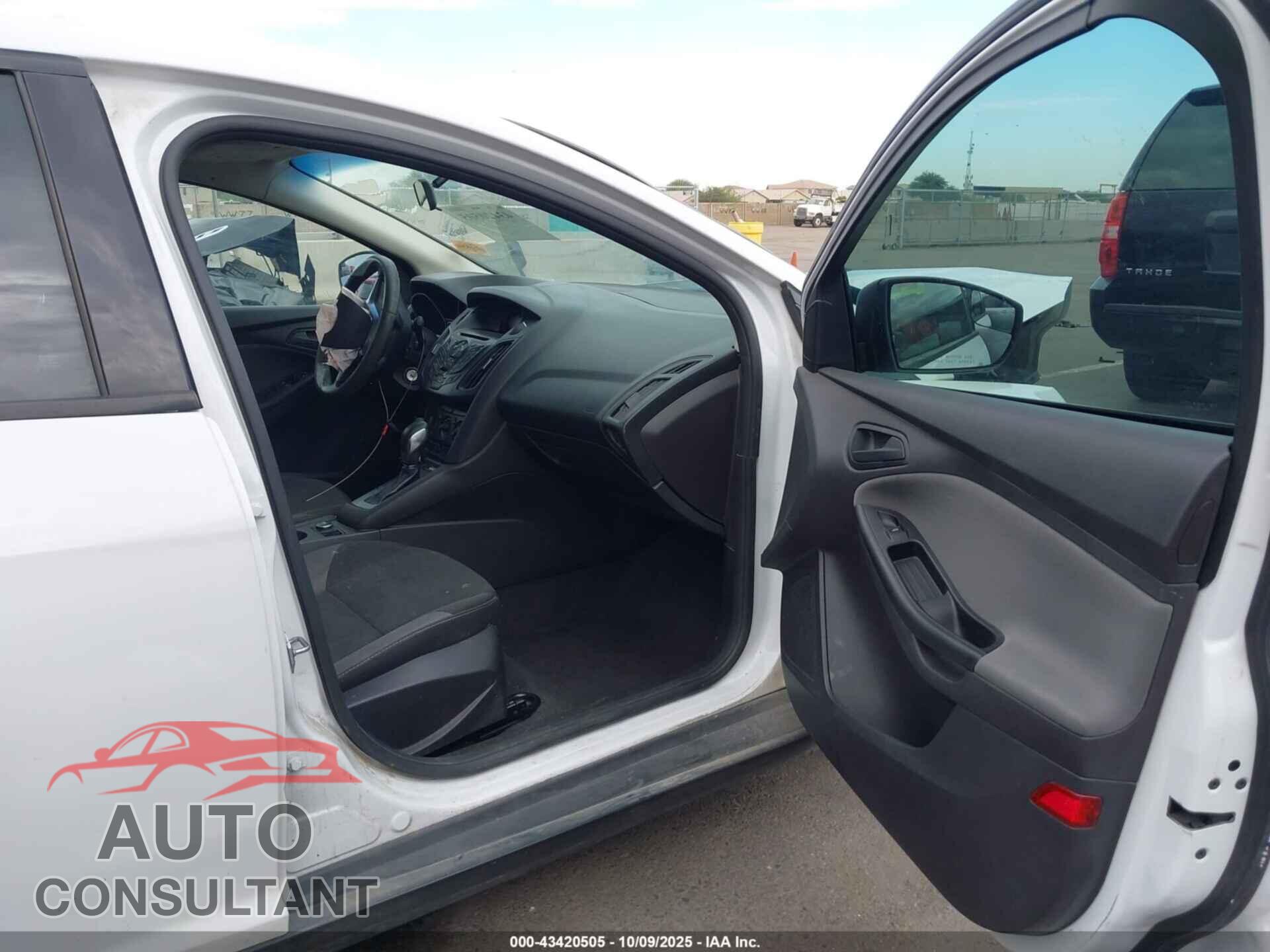 FORD FOCUS 2014 - 1FADP3E23EL247839