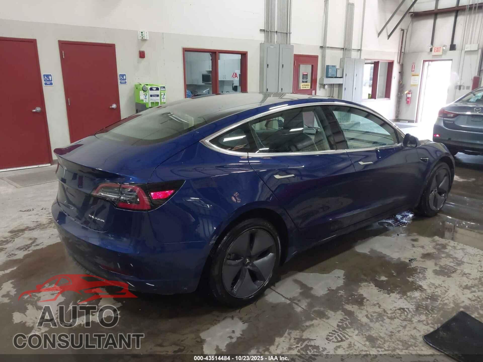 TESLA MODEL 3 2018 - 5YJ3E1EB2JF090155