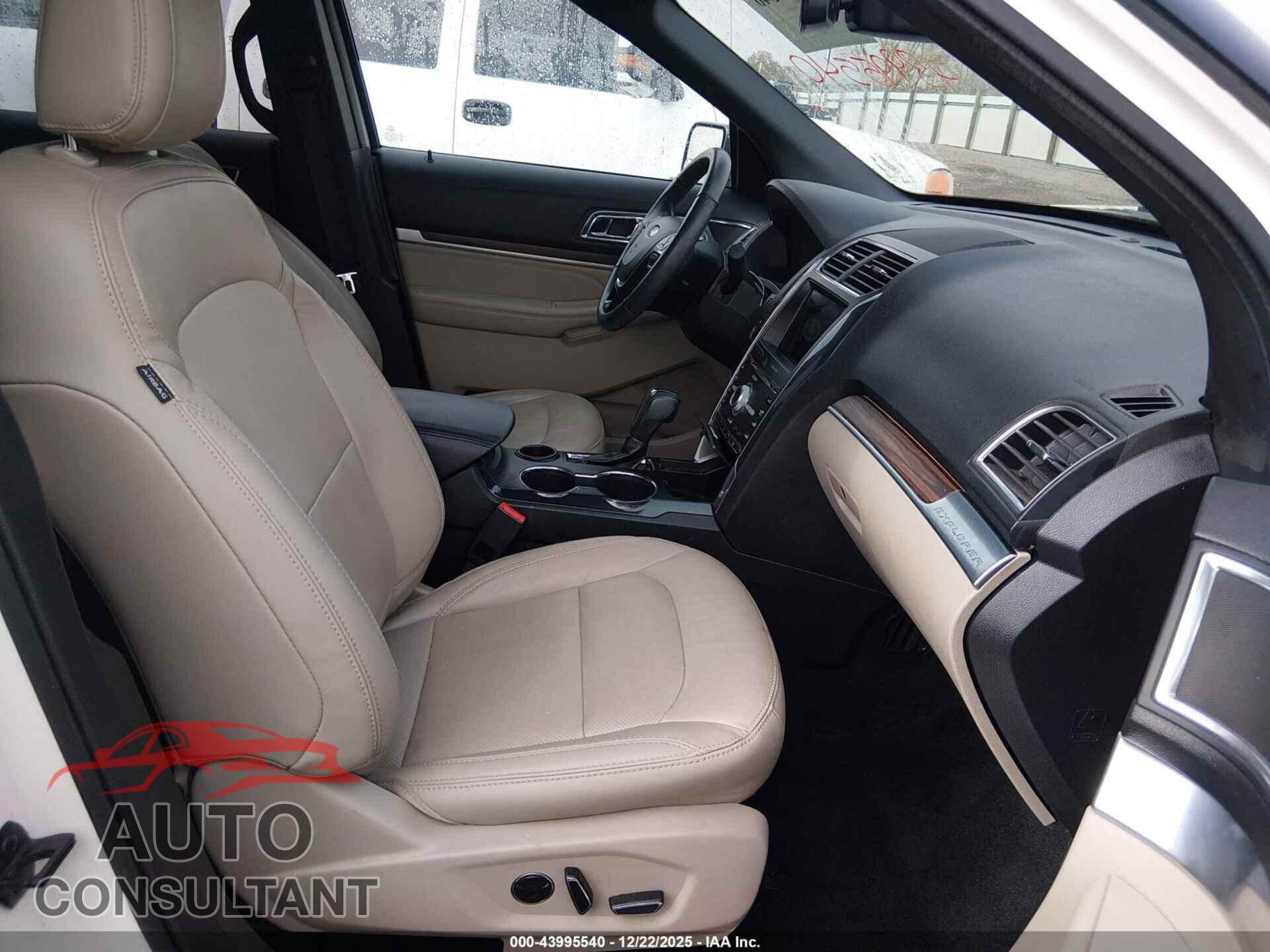 FORD EXPLORER 2018 - 1FM5K7F85JGB39244