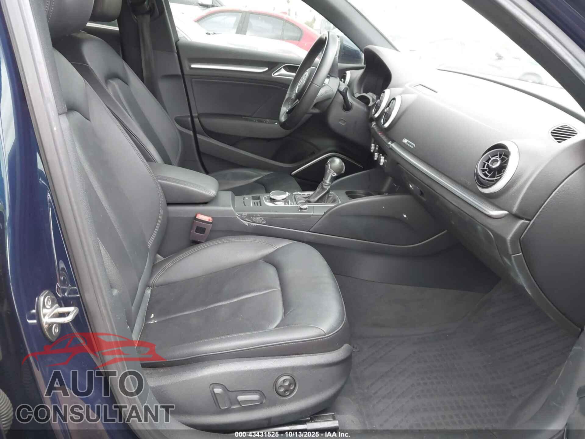 AUDI A3 2019 - WAUGUGFF8K1025097