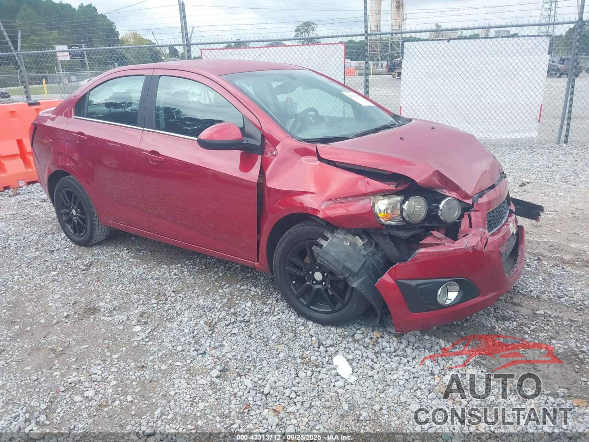 CHEVROLET SONIC 2015 - 1G1JC5SG1F4150874