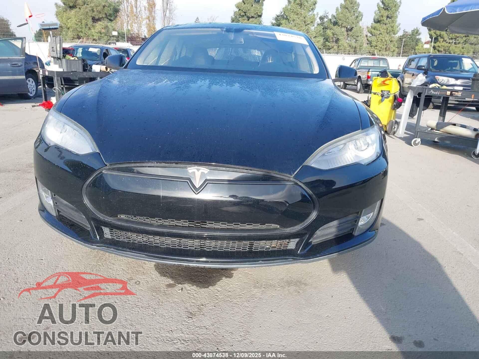 TESLA MODEL S 2013 - 5YJSA1DN7DFP13423