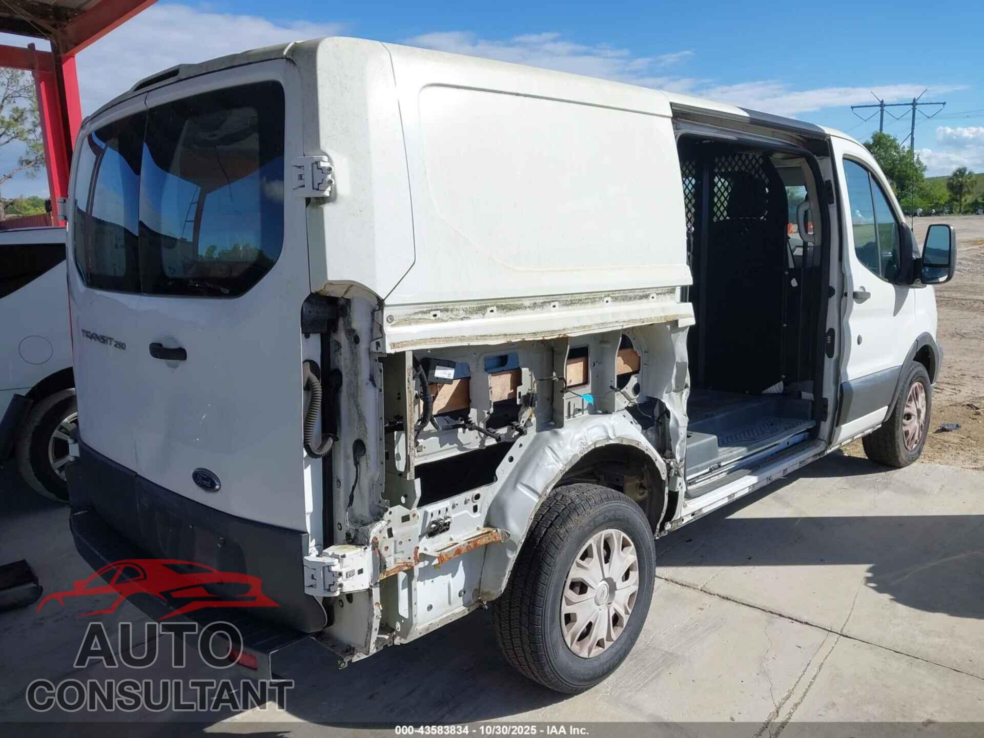 FORD TRANSIT 2017 - 1FTYR1YM9HKB10986