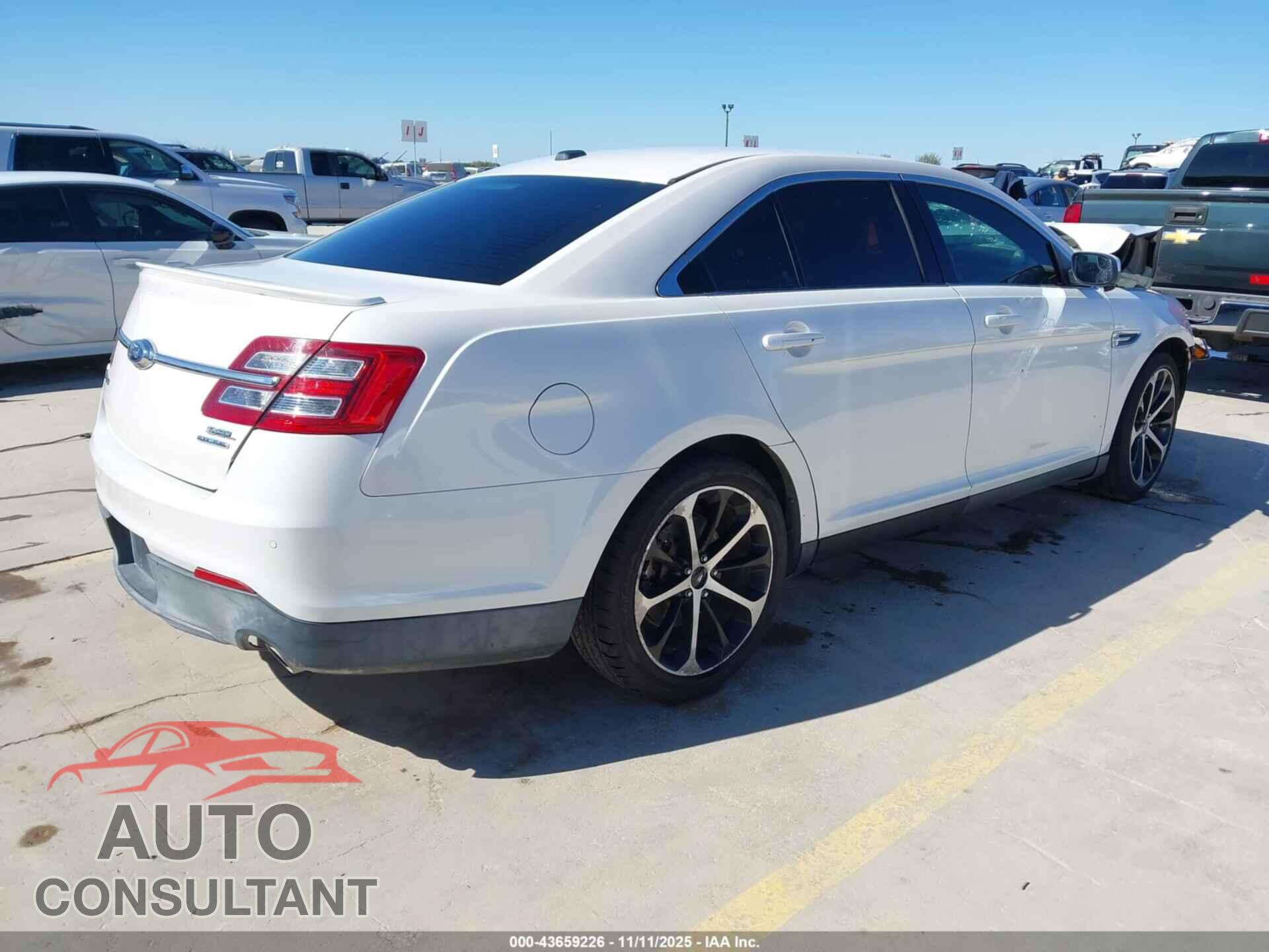 FORD TAURUS 2015 - 1FAHP2E83FG177656