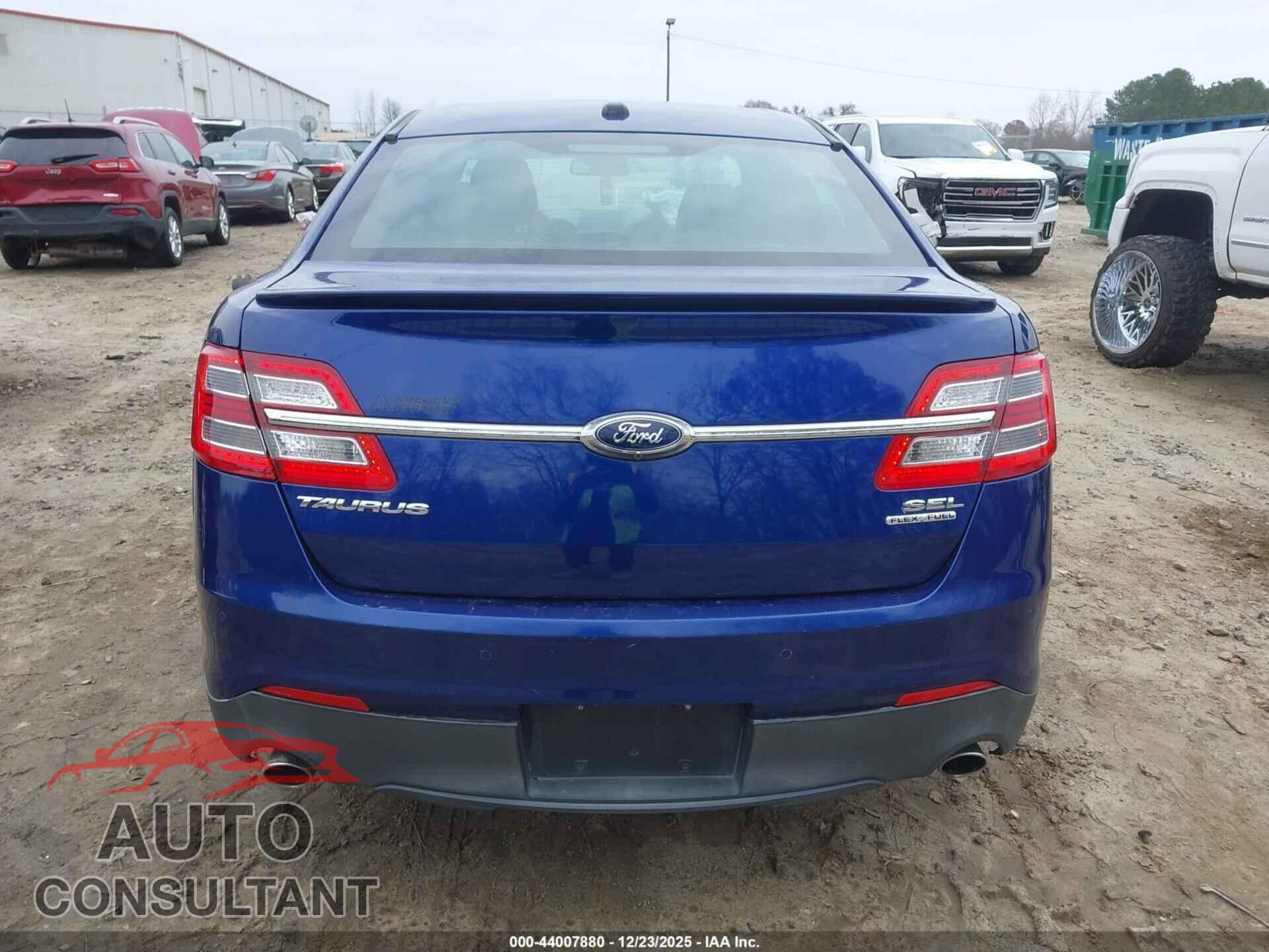 FORD TAURUS 2015 - 1FAHP2E80FG174648