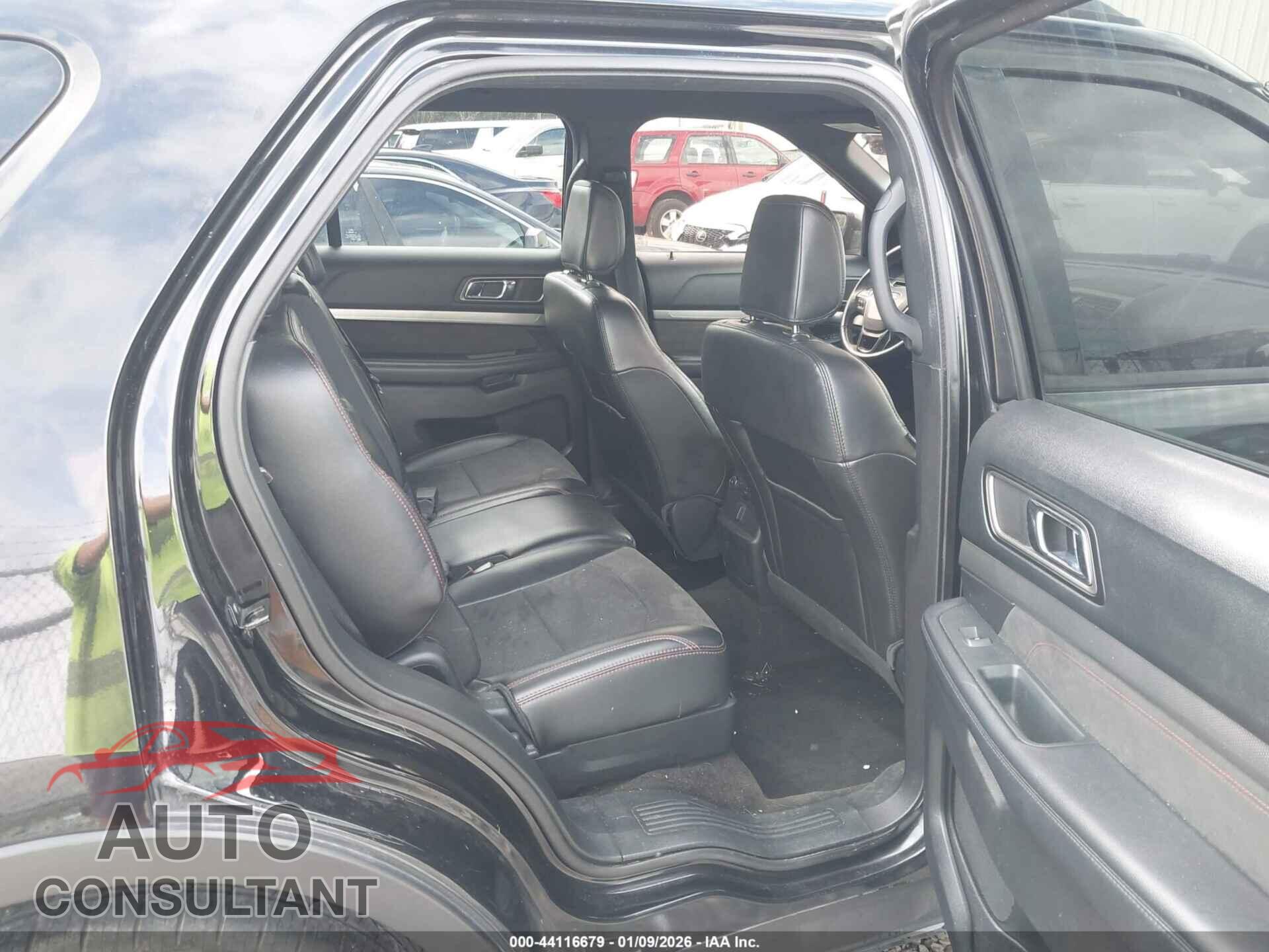 FORD EXPLORER 2018 - 1FM5K7D85JGB39540