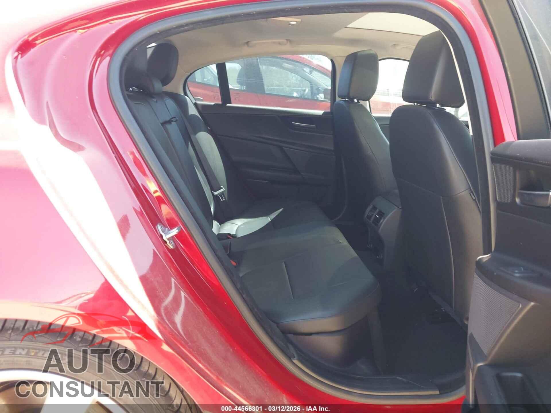 JAGUAR XE 2017 - SAJAD4BG8HA948583