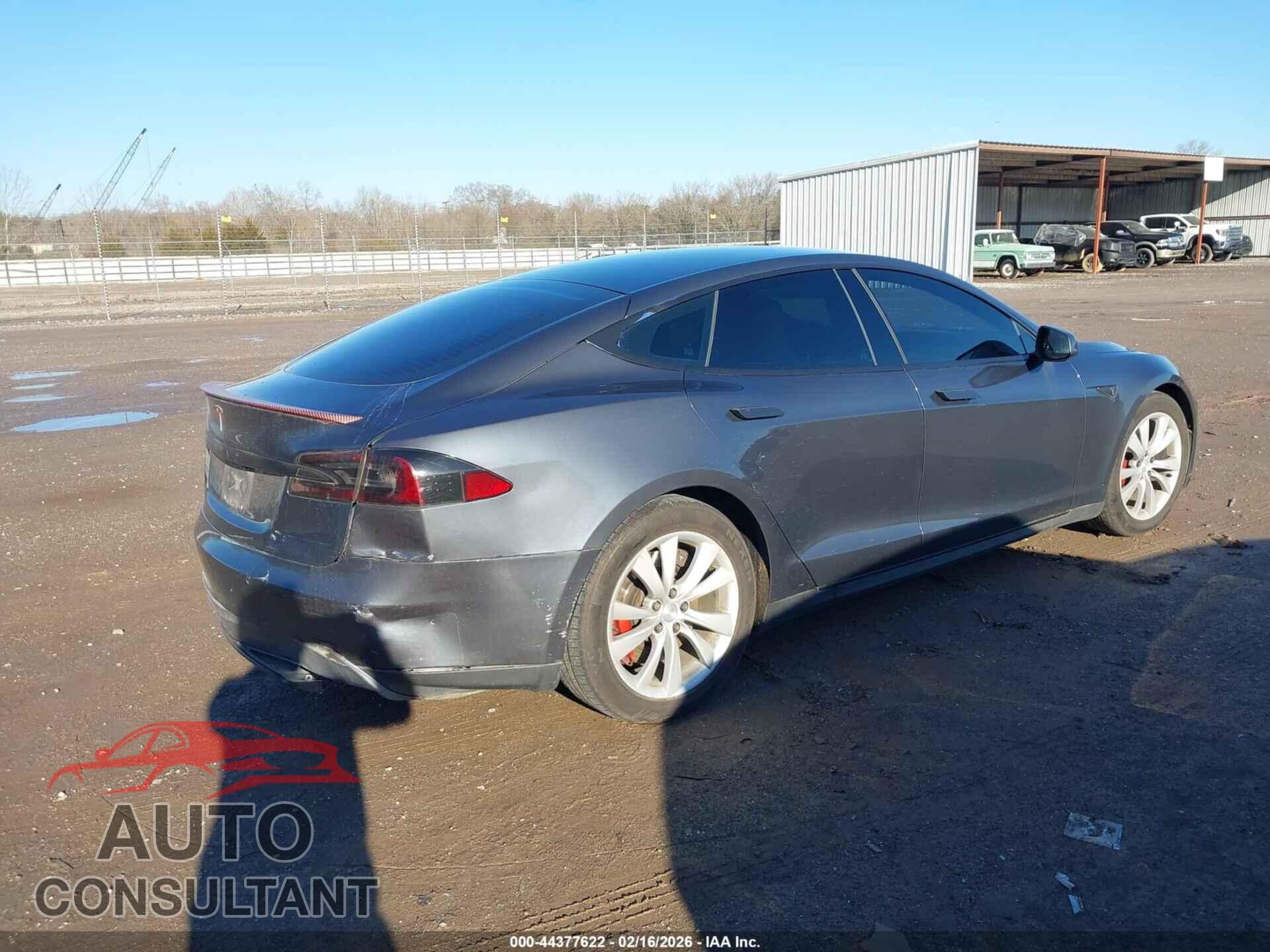 TESLA MODEL S 2015 - 5YJSA1H48FF081617
