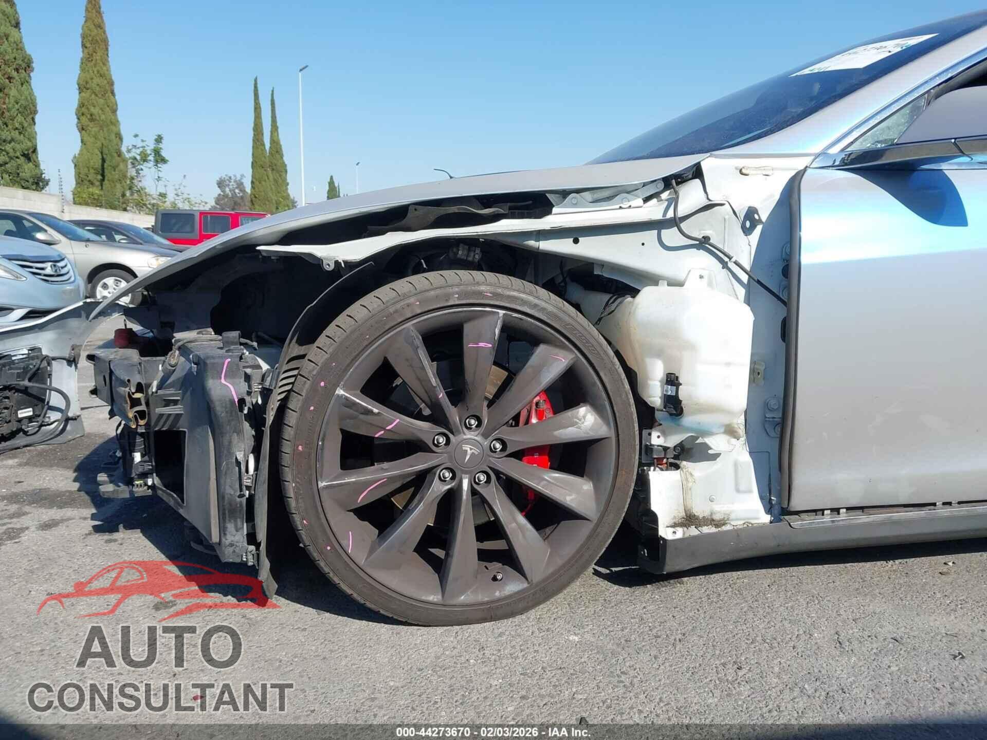 TESLA MODEL S 2015 - 5YJSA1H43FF090595