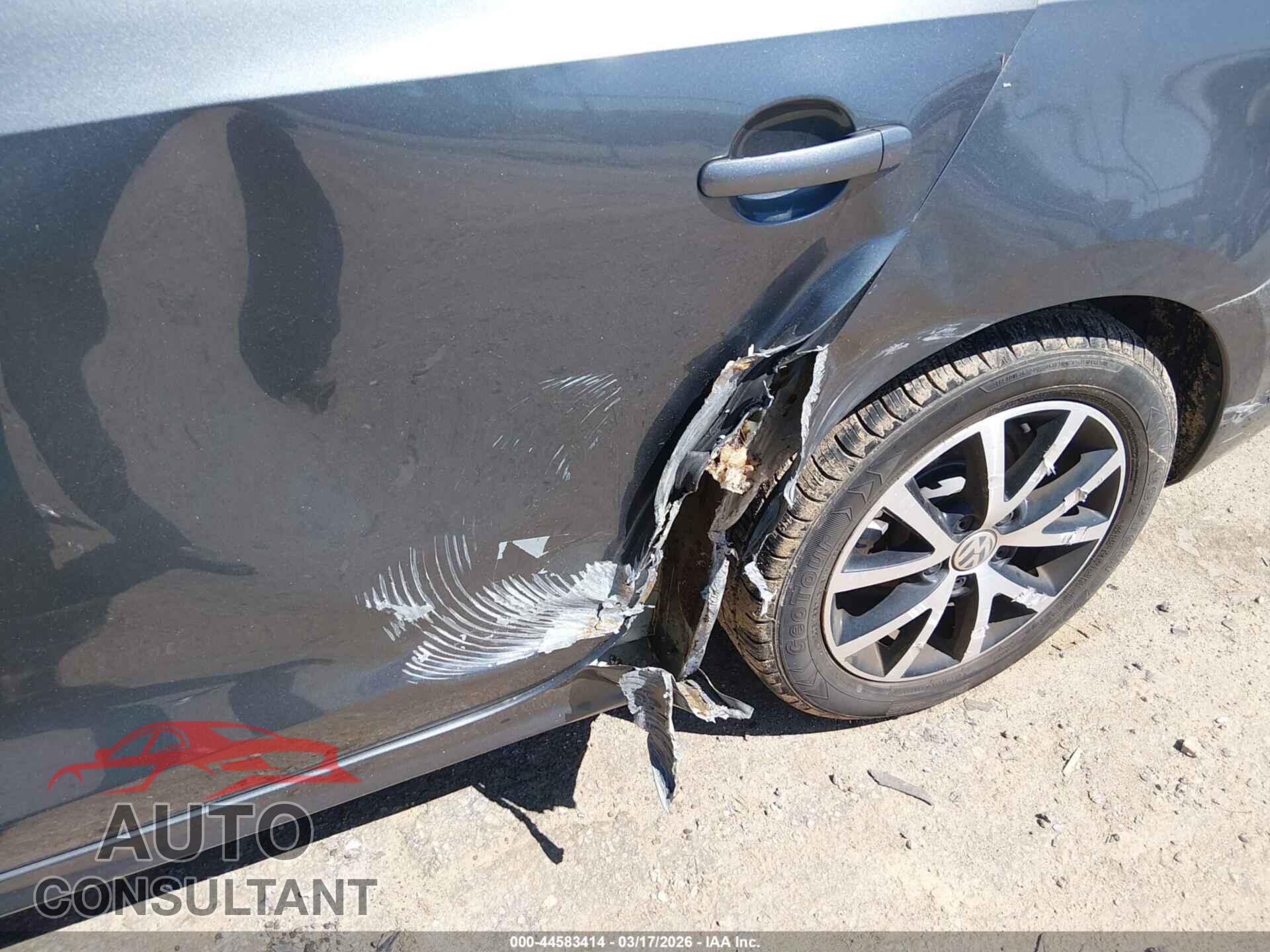VOLKSWAGEN JETTA 2017 - 3VWDB7AJ9HM205964