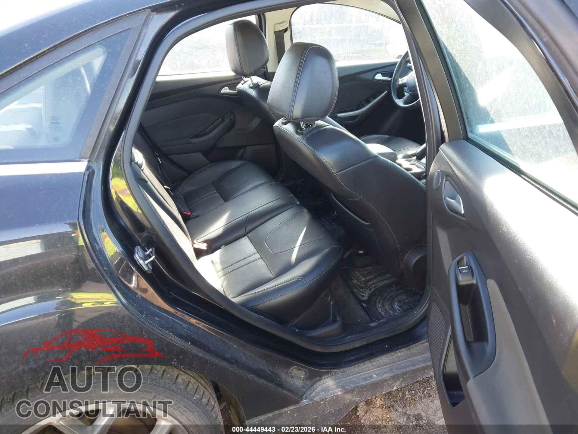 FORD FOCUS 2012 - 1FAHP3H23CL391353