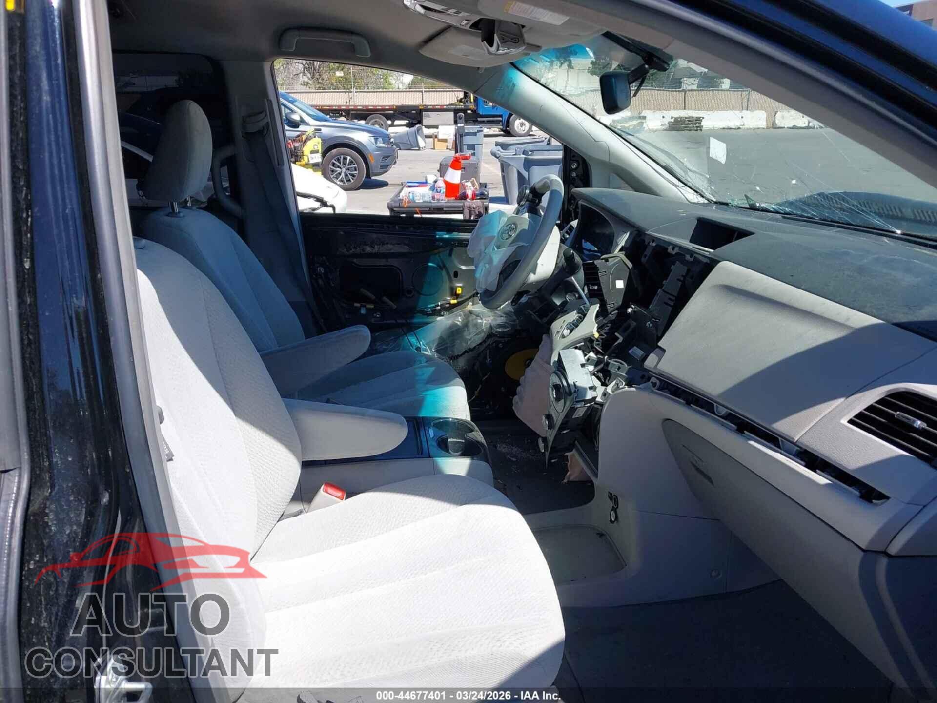 TOYOTA SIENNA 2012 - 5TDKK3DC8CS219699