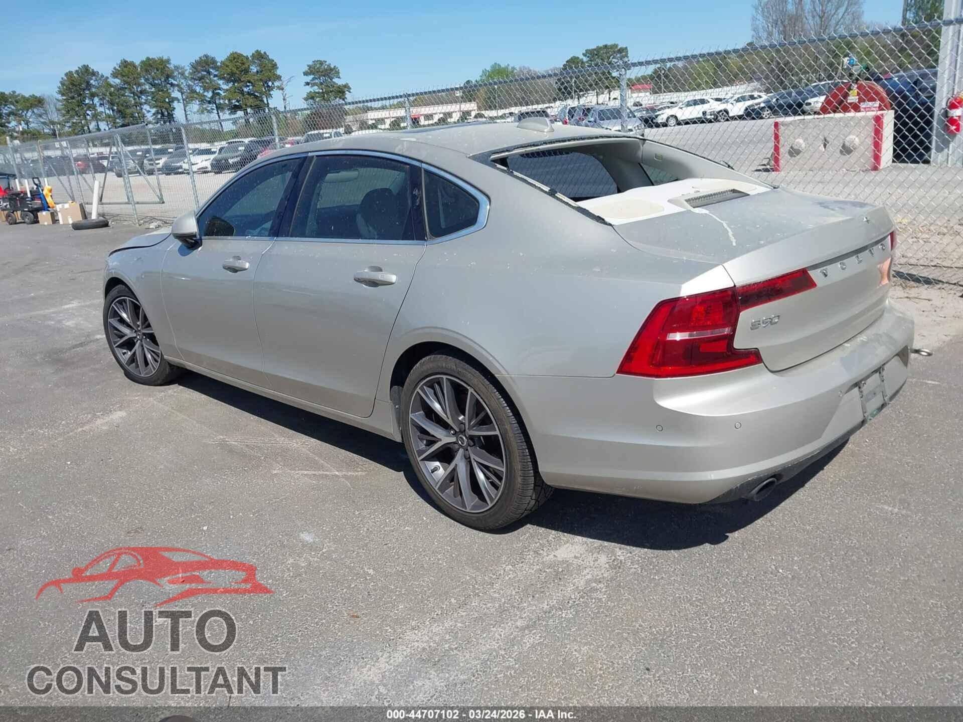 VOLVO S90 2018 - LVY982AK5JP026428