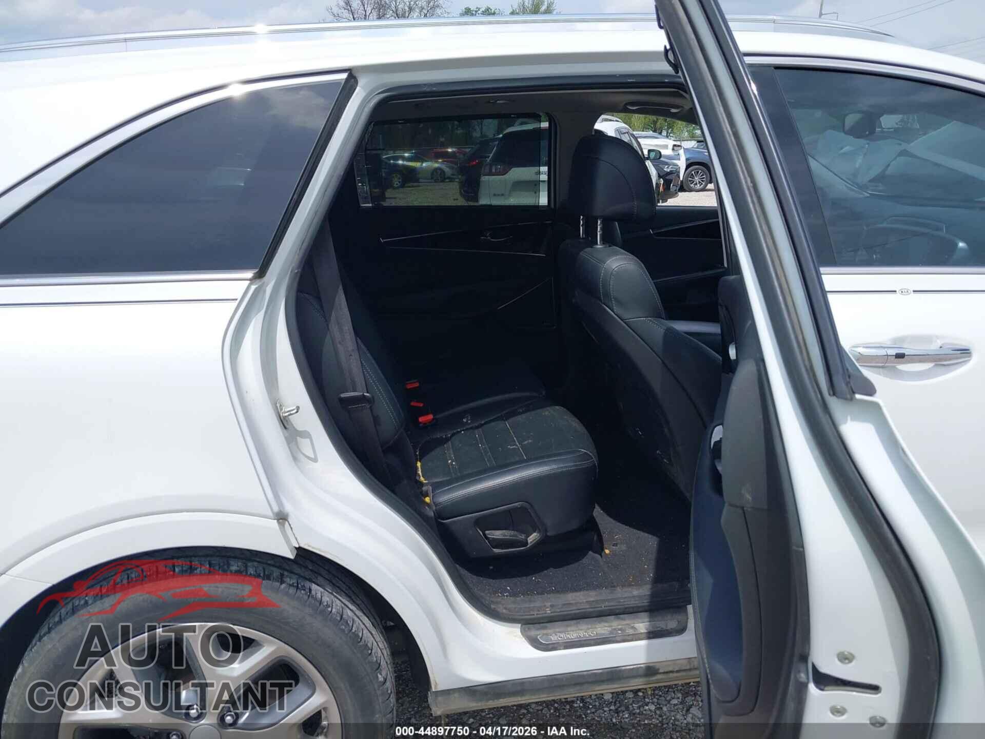 KIA SORENTO 2017 - 5XYPKDA51HG316068