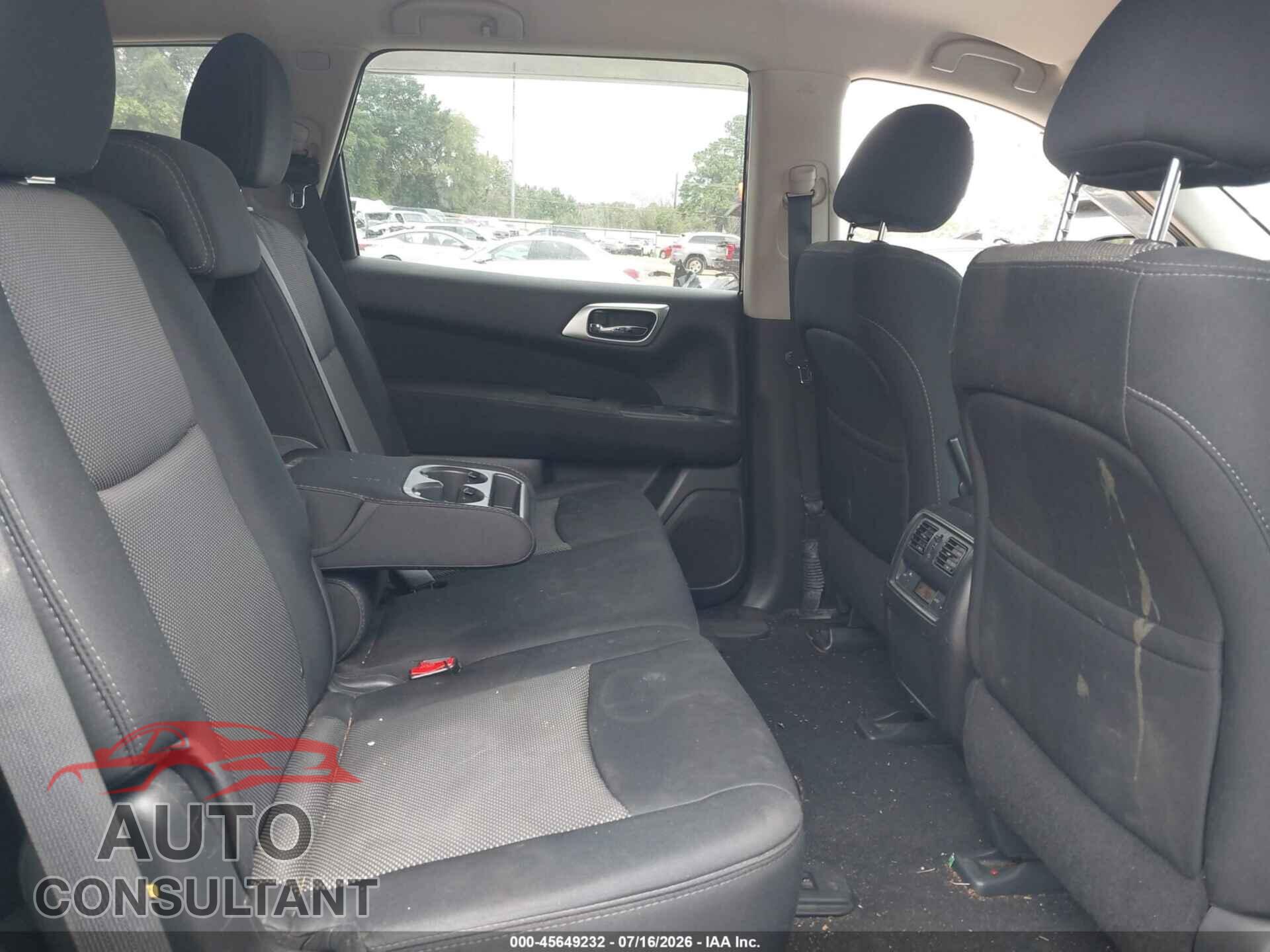NISSAN PATHFINDER 2017 - 5N1DR2MN8HC695438