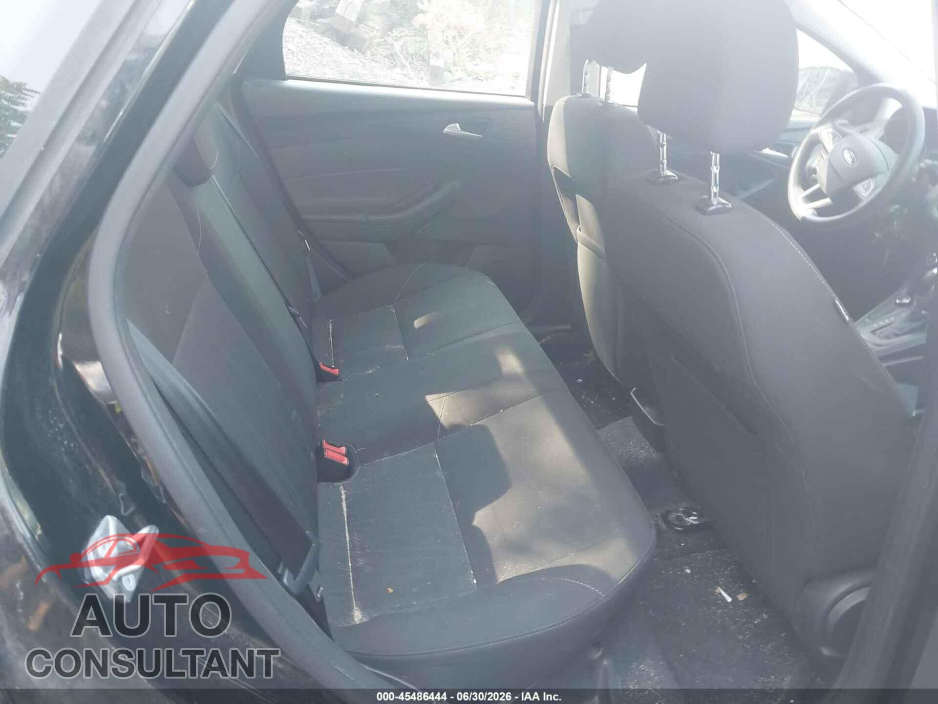 FORD FOCUS 2016 - 1FADP3F21GL312995