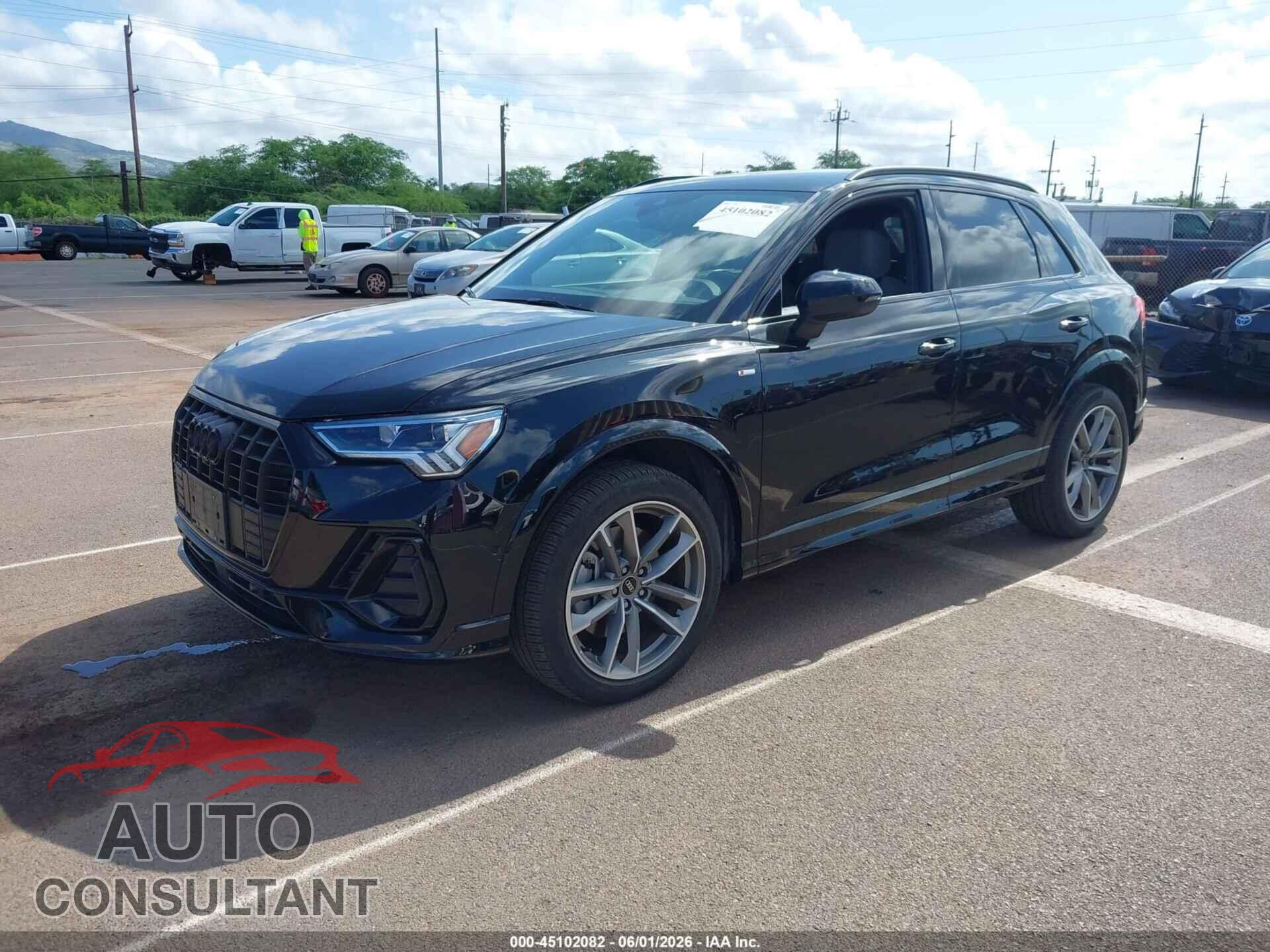 AUDI Q3 2021 - WA1EECF32M1115672