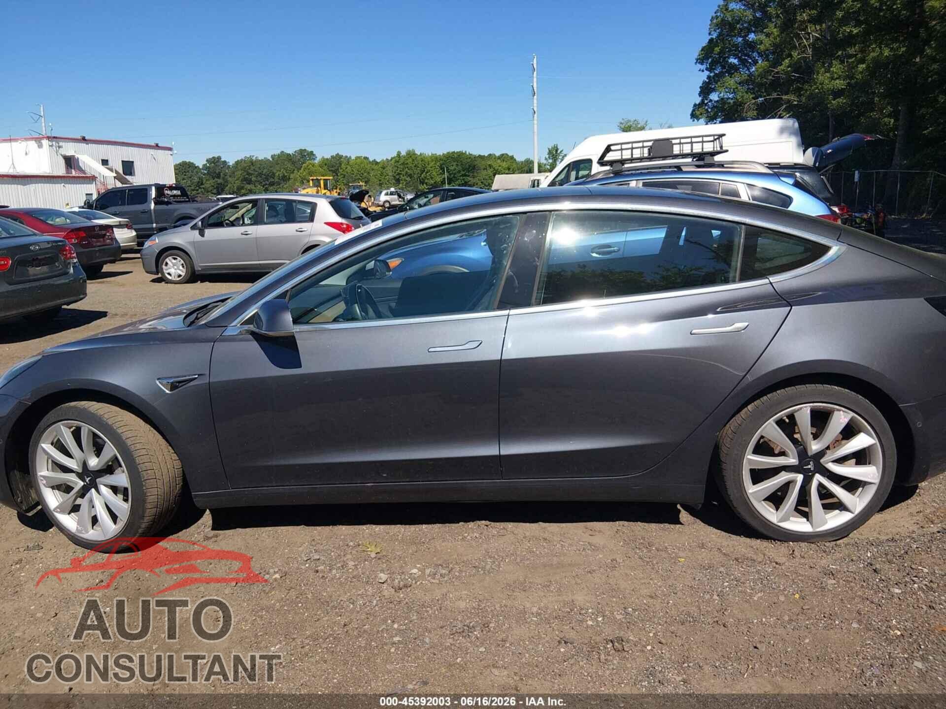 TESLA MODEL 3 2018 - 5YJ3E1EA3JF023975