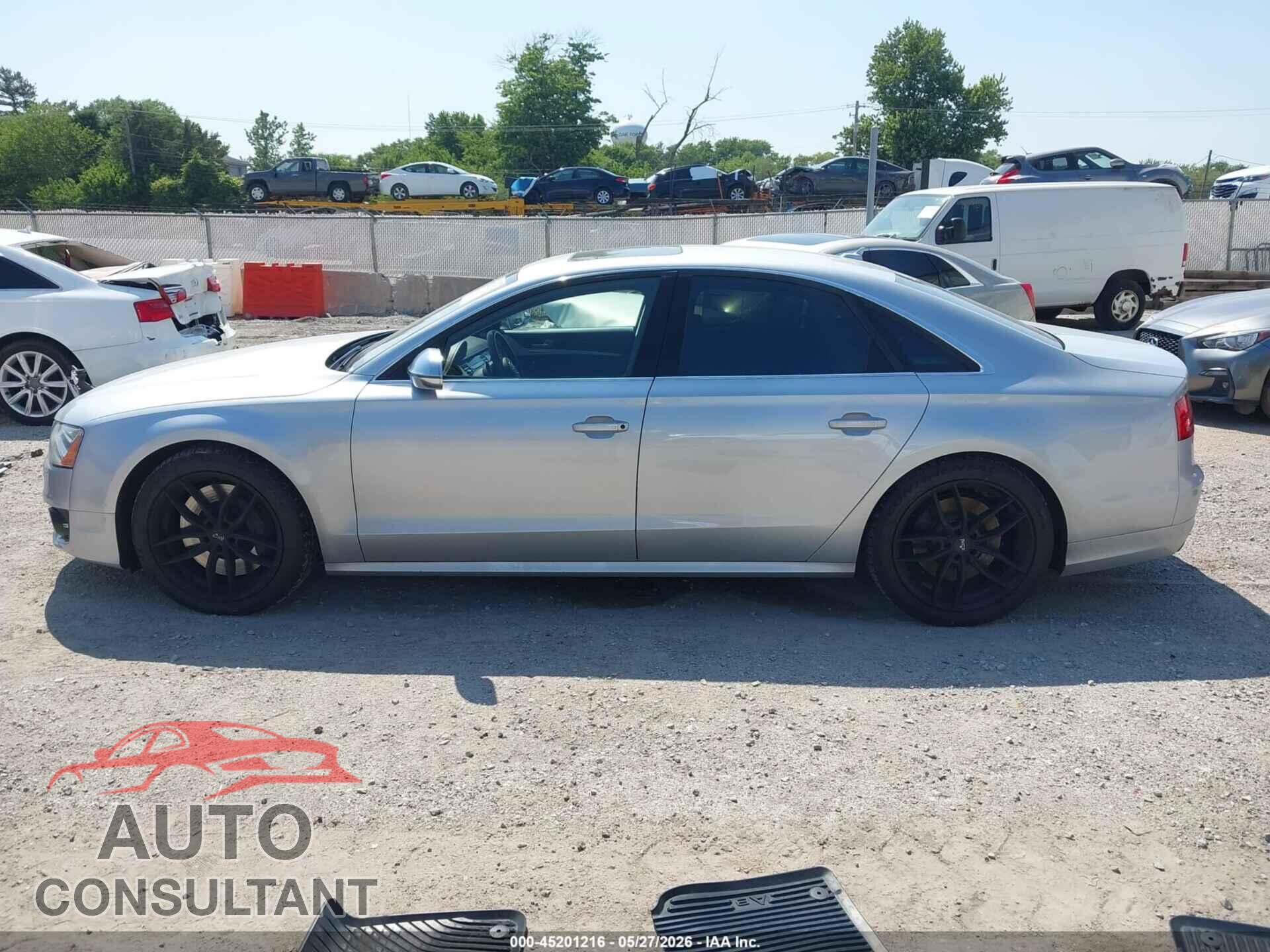 AUDI S8 2013 - WAUD2AFD2DN009154