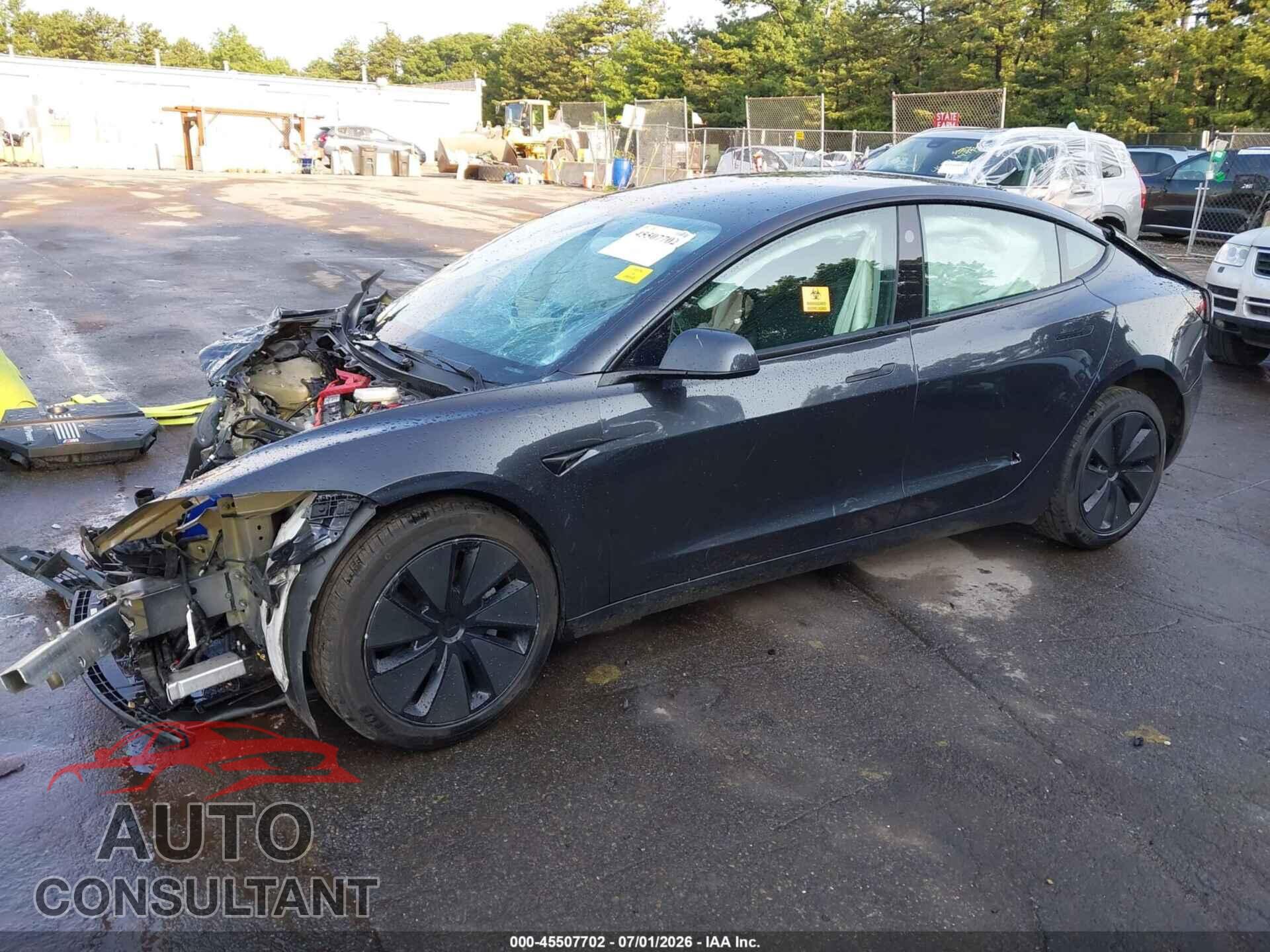 TESLA MODEL 3 2024 - 5YJ3E1EA5RF772238