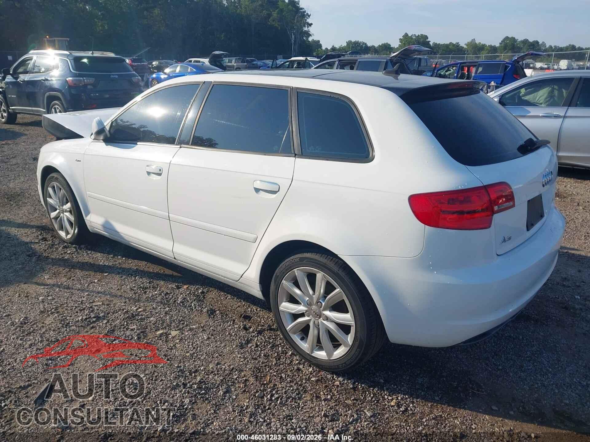 AUDI A3 2011 - WAUBJBFM8BA072943