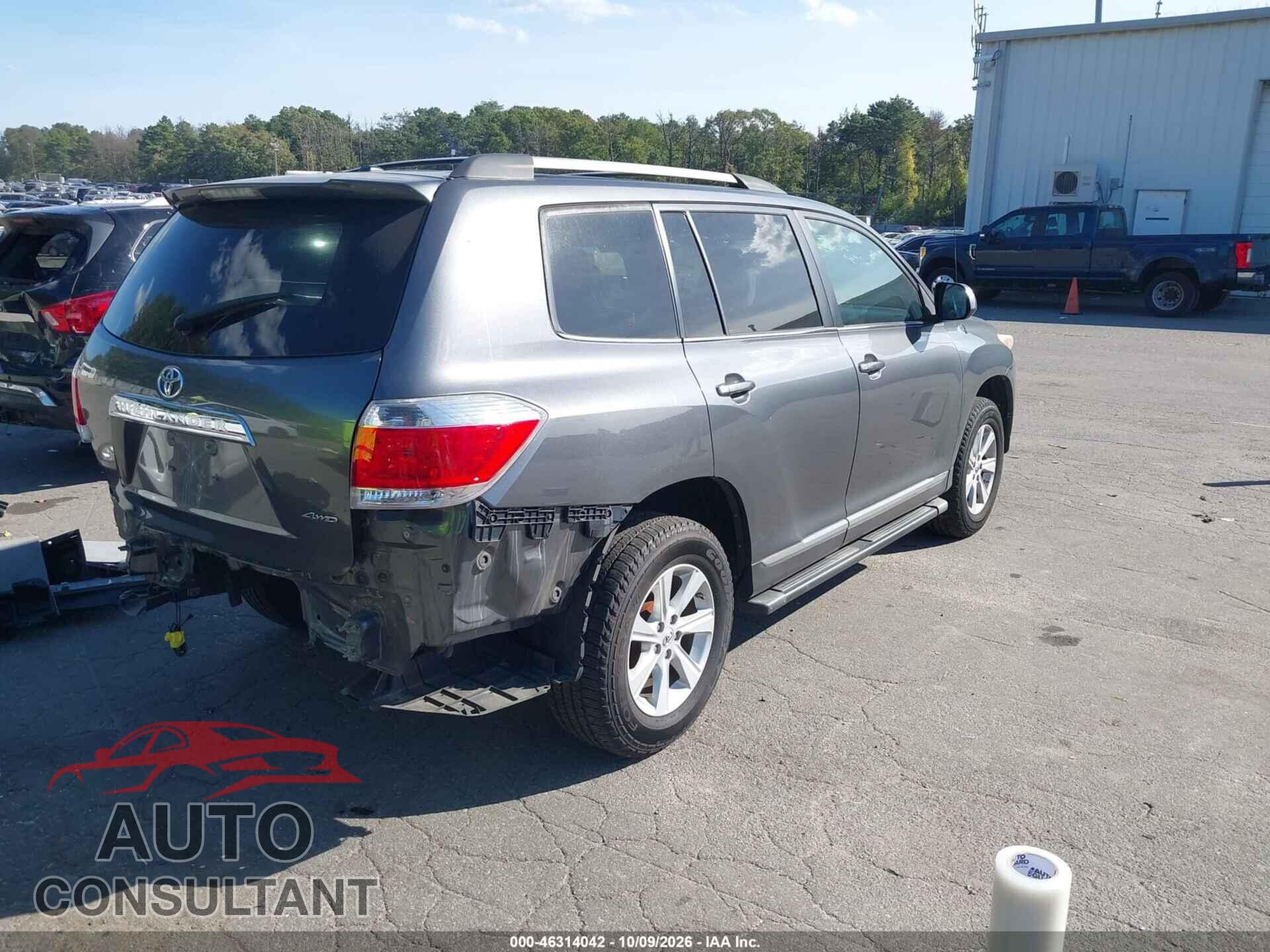 TOYOTA HIGHLANDER 2012 - 5TDBK3EH8CS094536