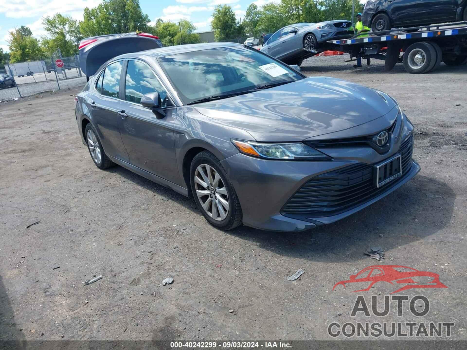 TOYOTA CAMRY 2018 - 4T1B11HK4JU508219