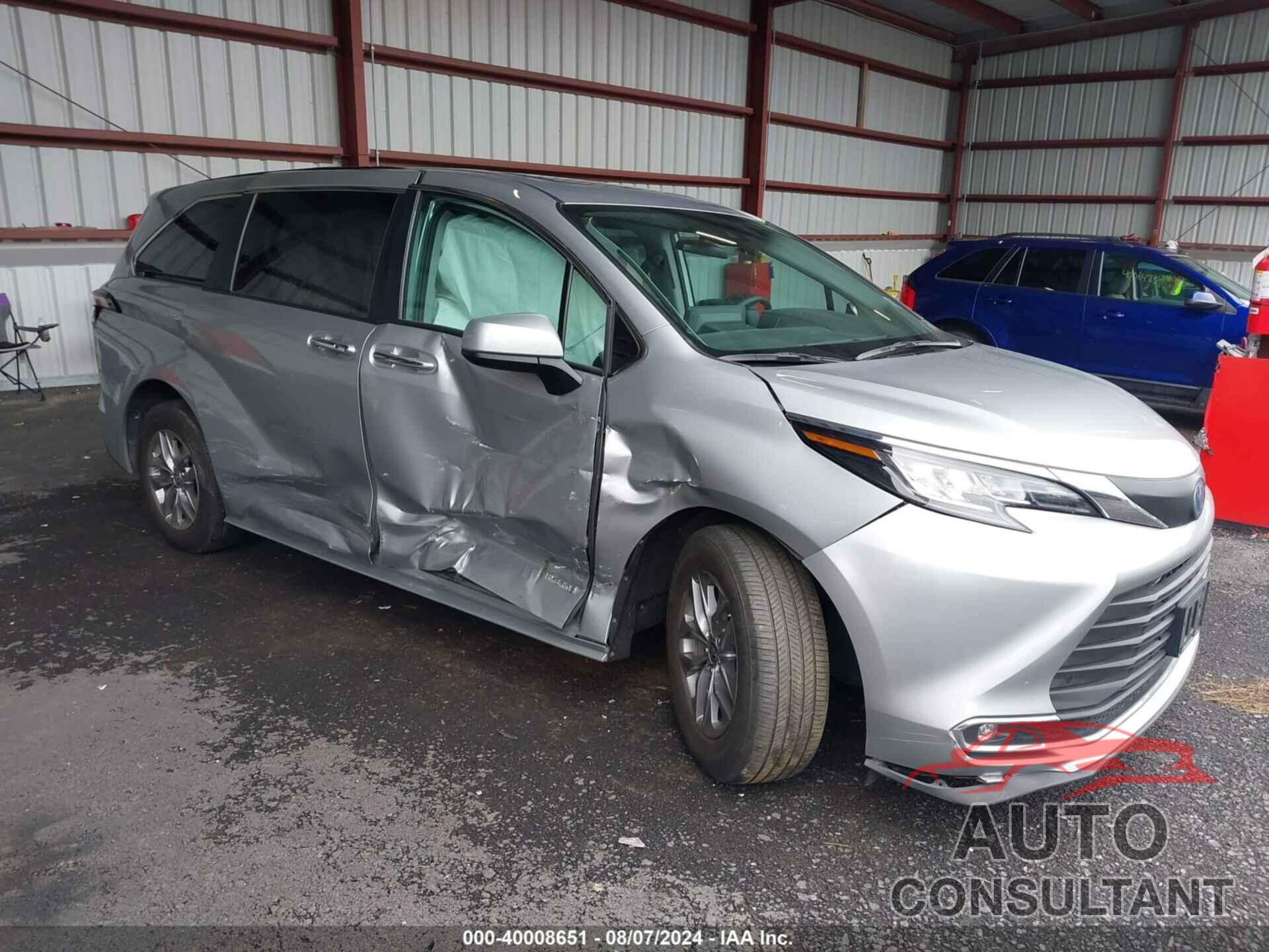 TOYOTA SIENNA 2021 - 5TDYSKFC9MS005002