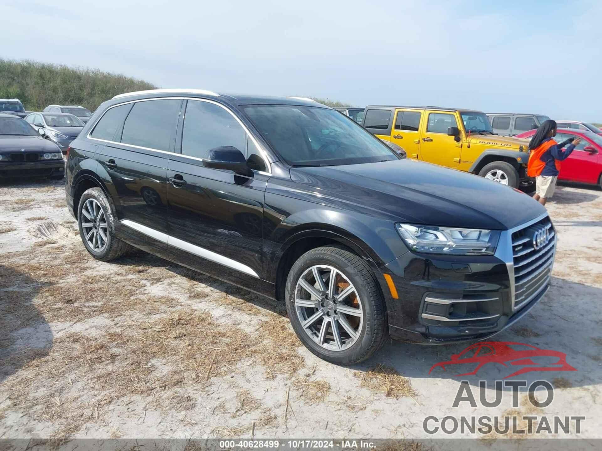 AUDI Q7 2018 - WA1LHAF79JD001670