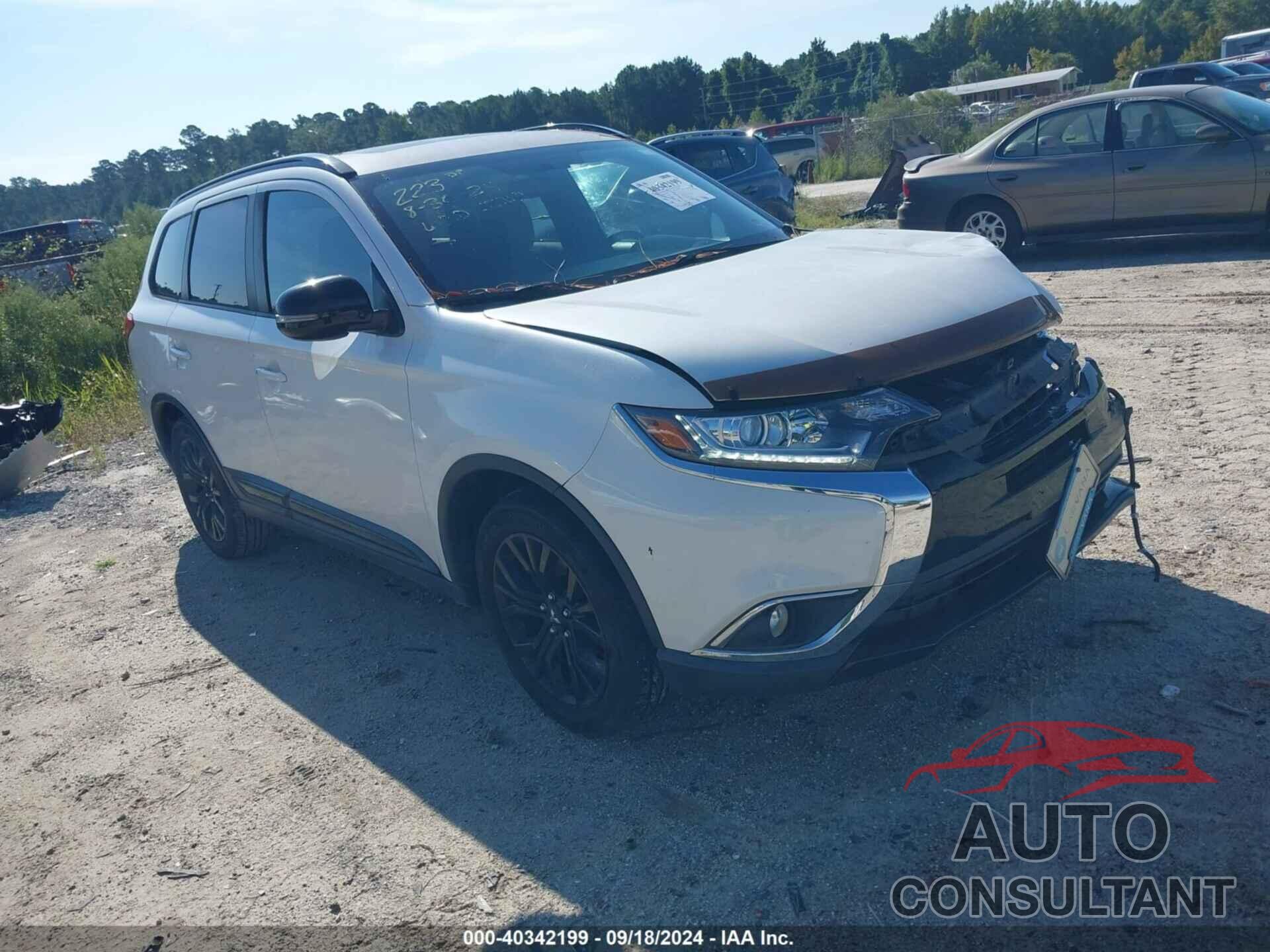 MITSUBISHI OUTLANDER 2018 - JA4AD3A33JZ062910