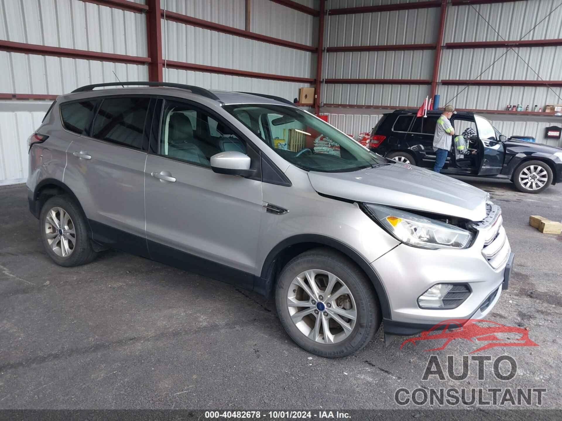 FORD ESCAPE 2017 - 1FMCU9GD9HUC41196