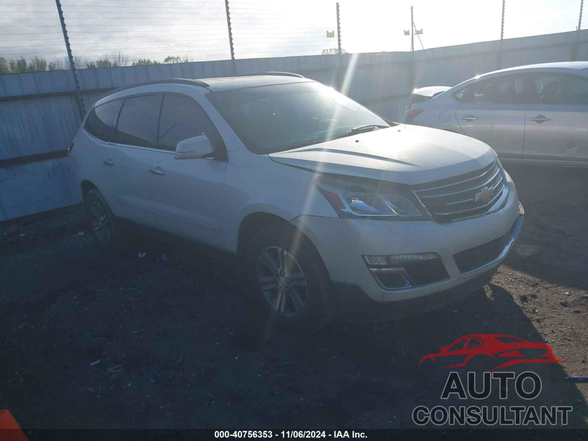 CHEVROLET TRAVERSE 2015 - 1GNKRHKD2FJ143264