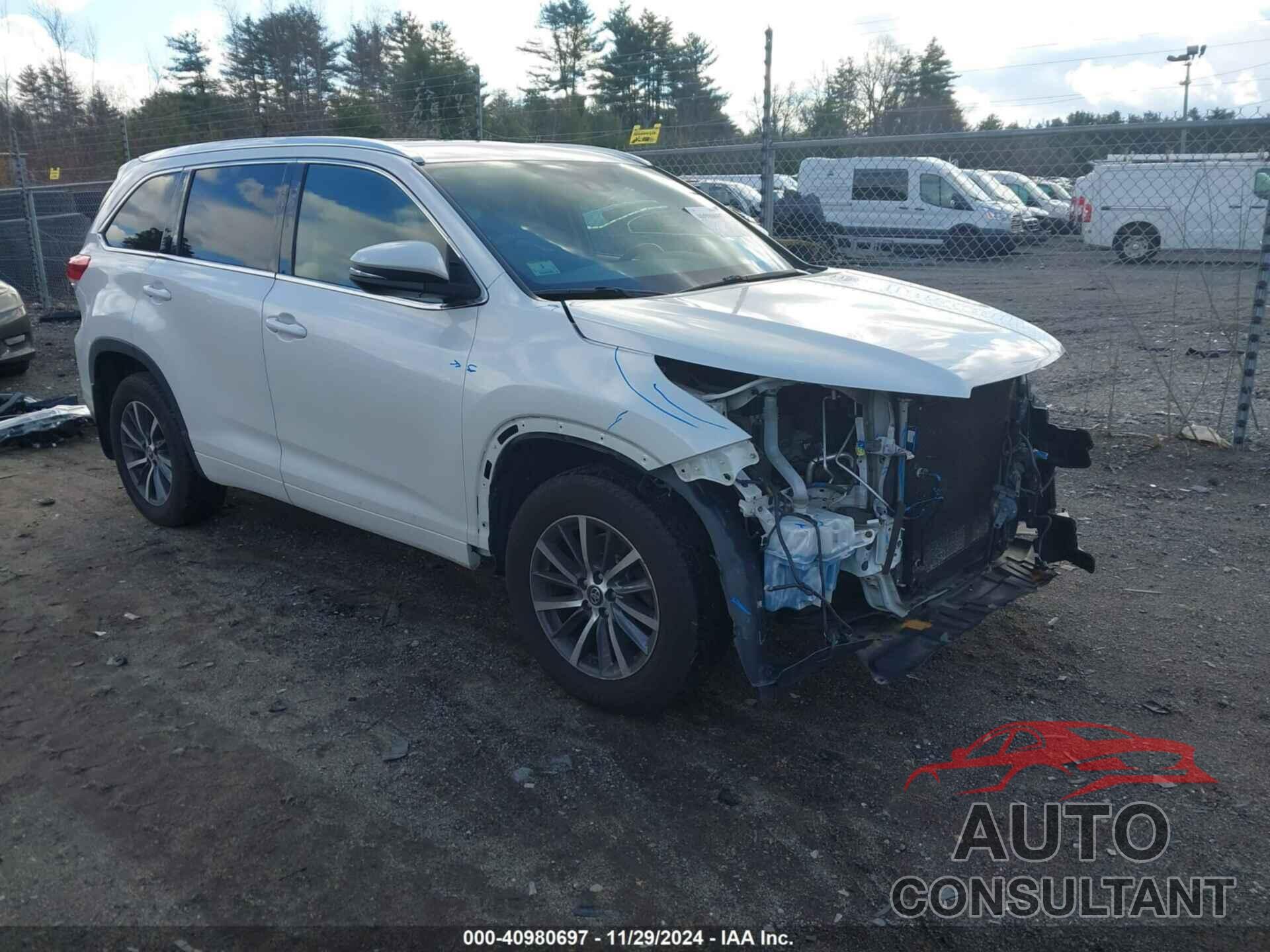 TOYOTA HIGHLANDER 2018 - 5TDJZRFH2JS525488