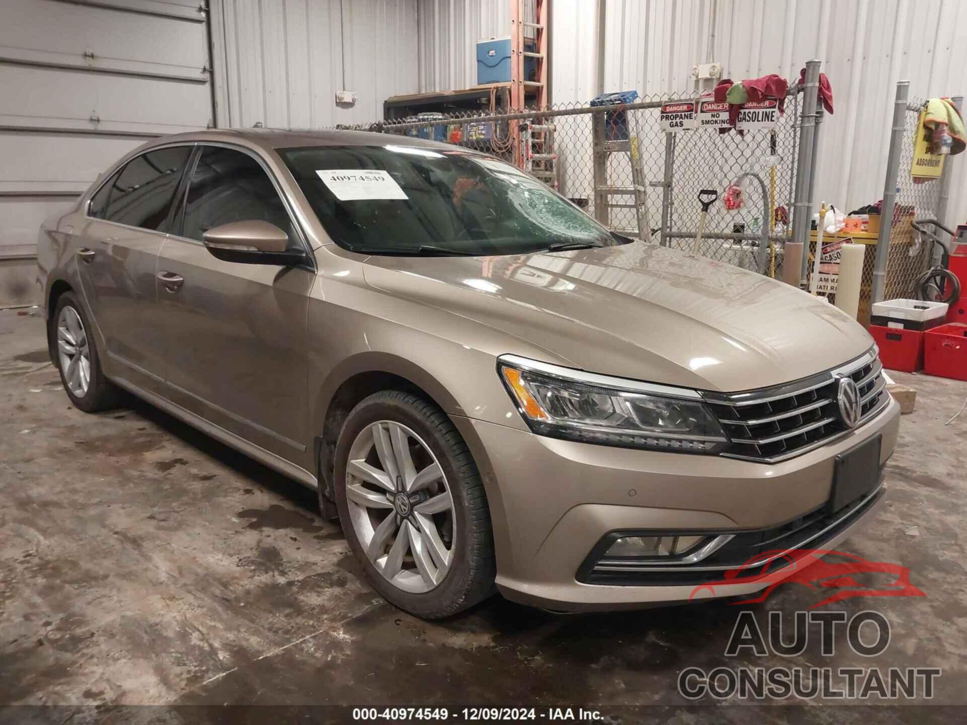 VOLKSWAGEN PASSAT 2017 - 1VWCM7A35HC043100