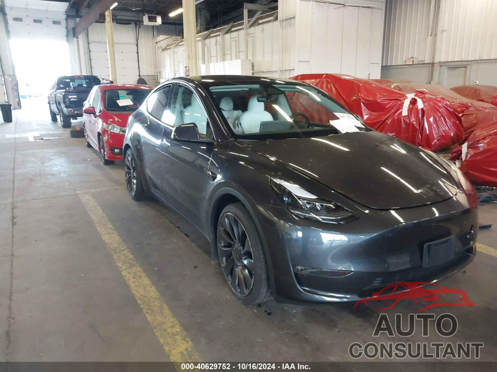 TESLA MODEL Y 2024 - 7SAYGDEF7RF087688